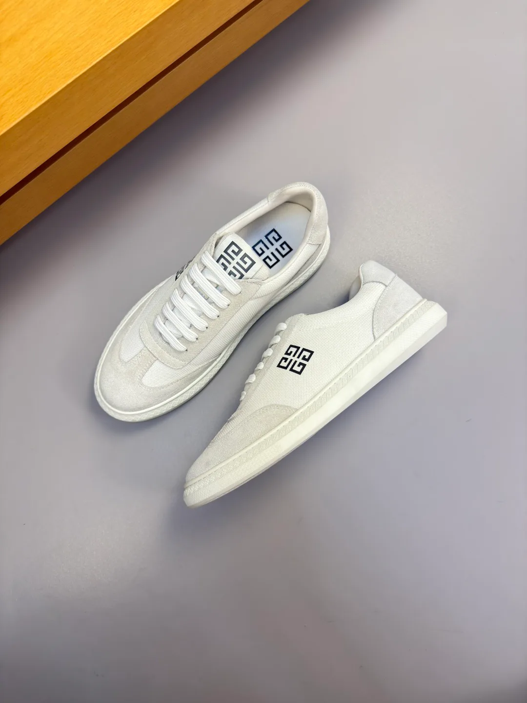 Кроссовки Мужские Givenchy 18580622
