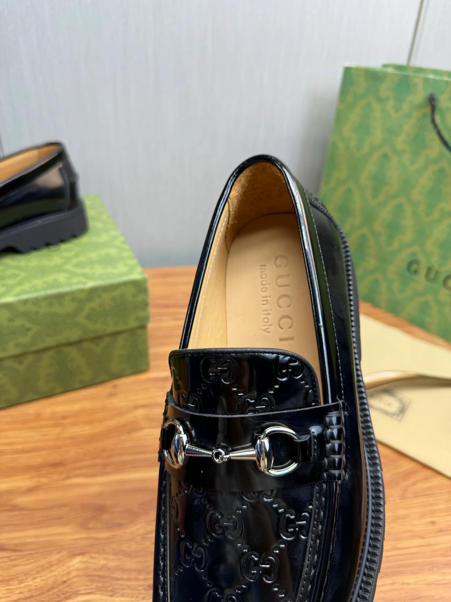 Men's Loafers And Dress Shoes GUCCI 17851632