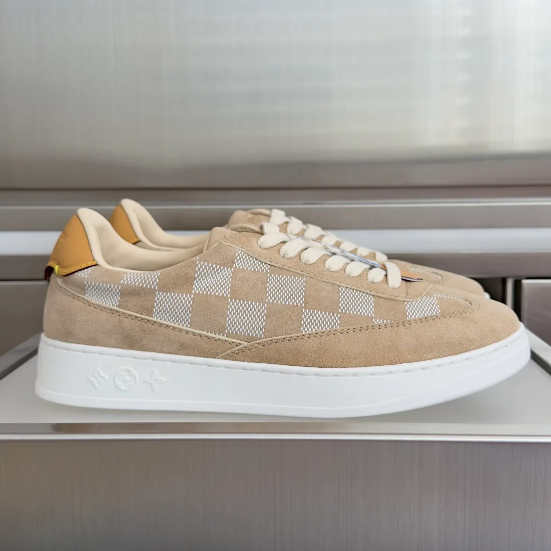 Women's Sneakers LOUIS VUITTON 17950377