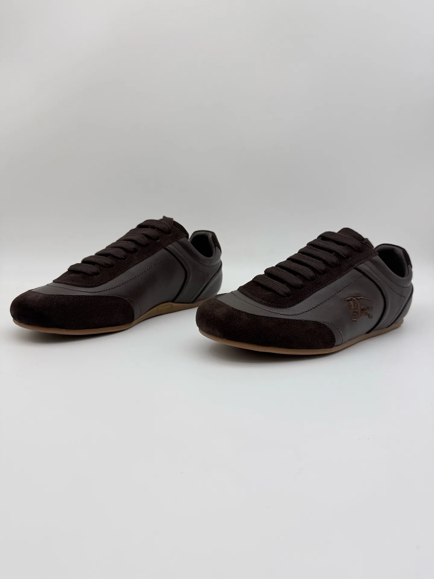 Кроссовки Женские Burberry 18589207