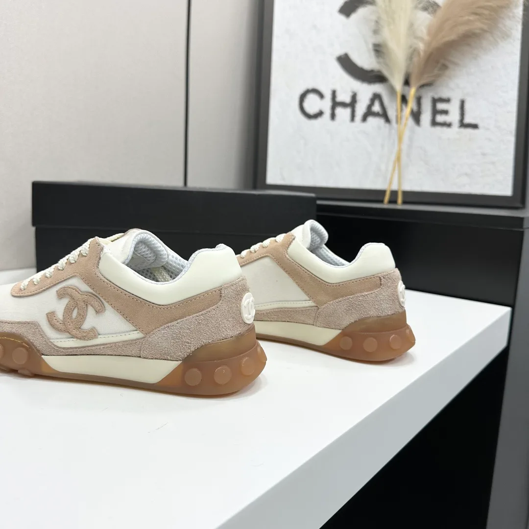 Women's Sneakers CHANEL 18025581