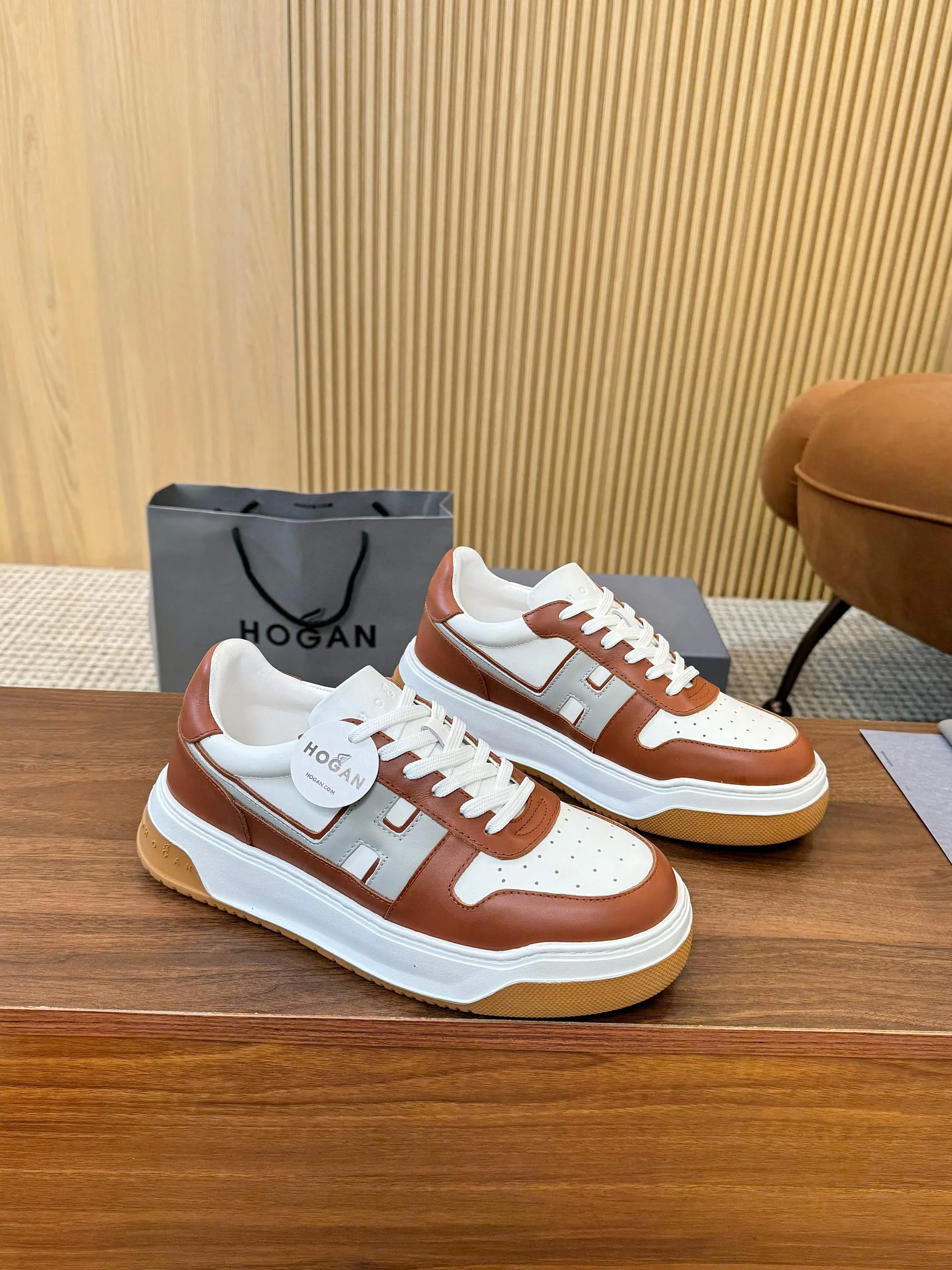 Women's Sneakers HOGAN 17827631