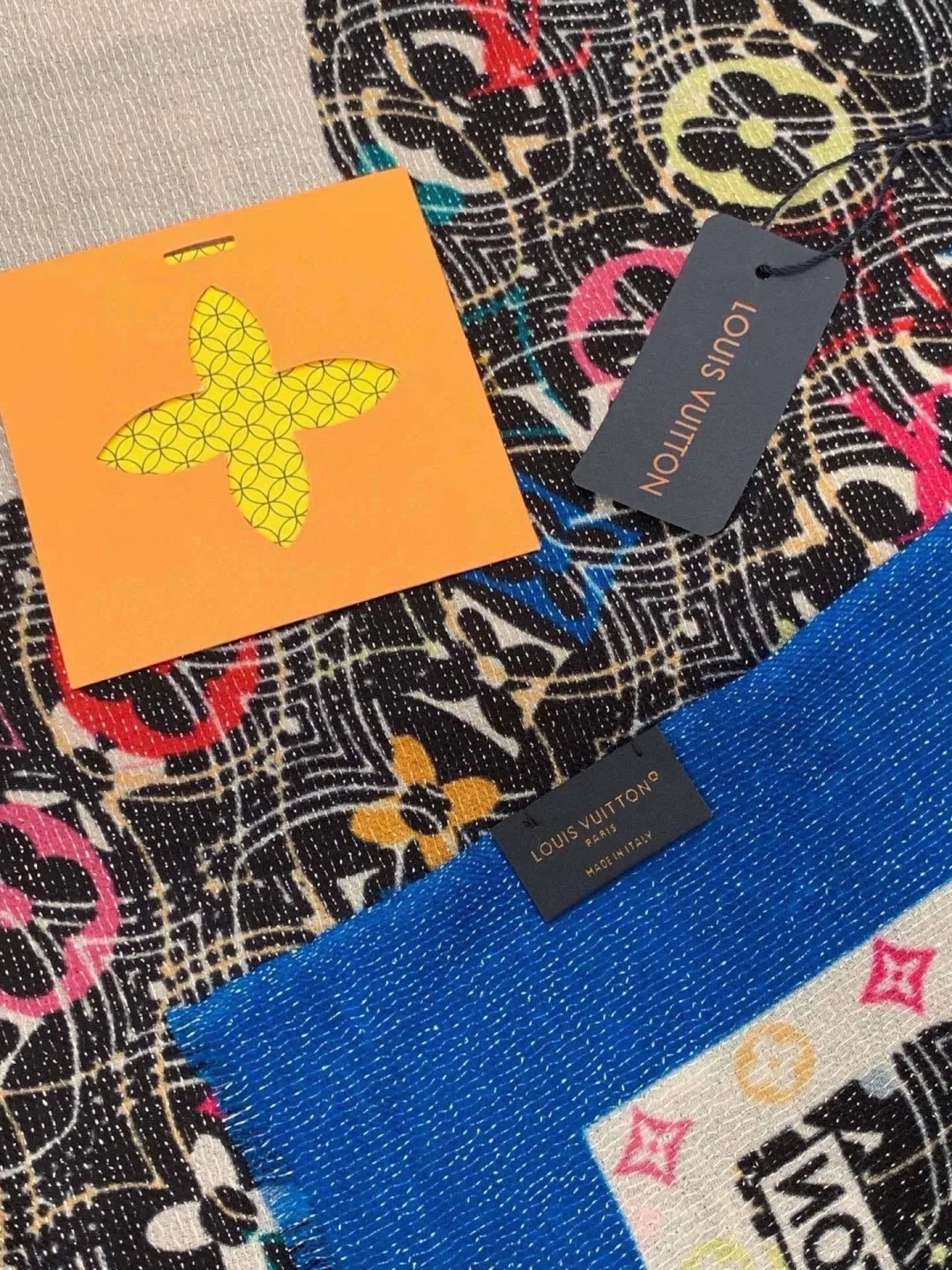 Scarves LOUIS VUITTON 17673170