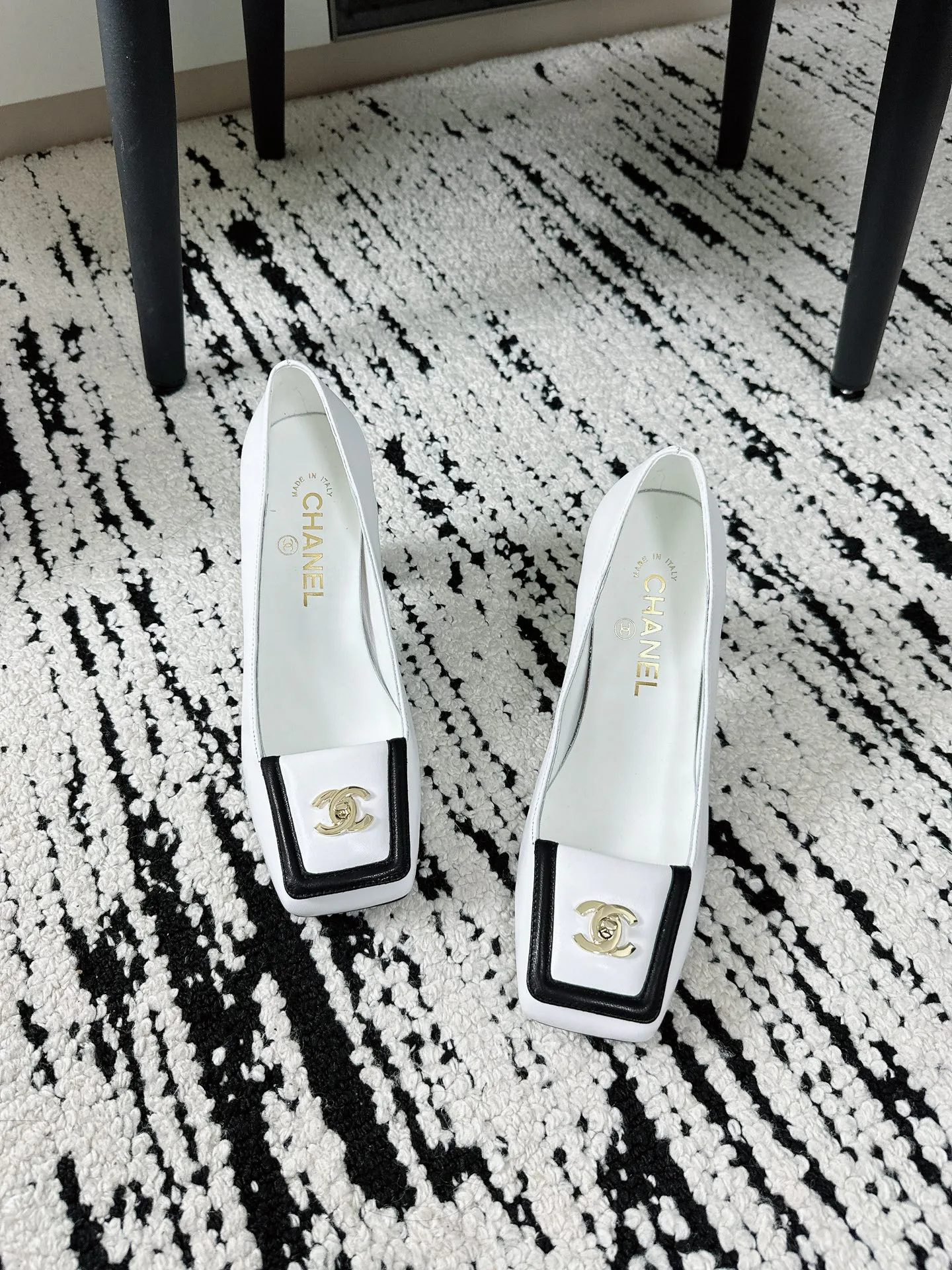Women's Ballet Flats CHANEL 18070022