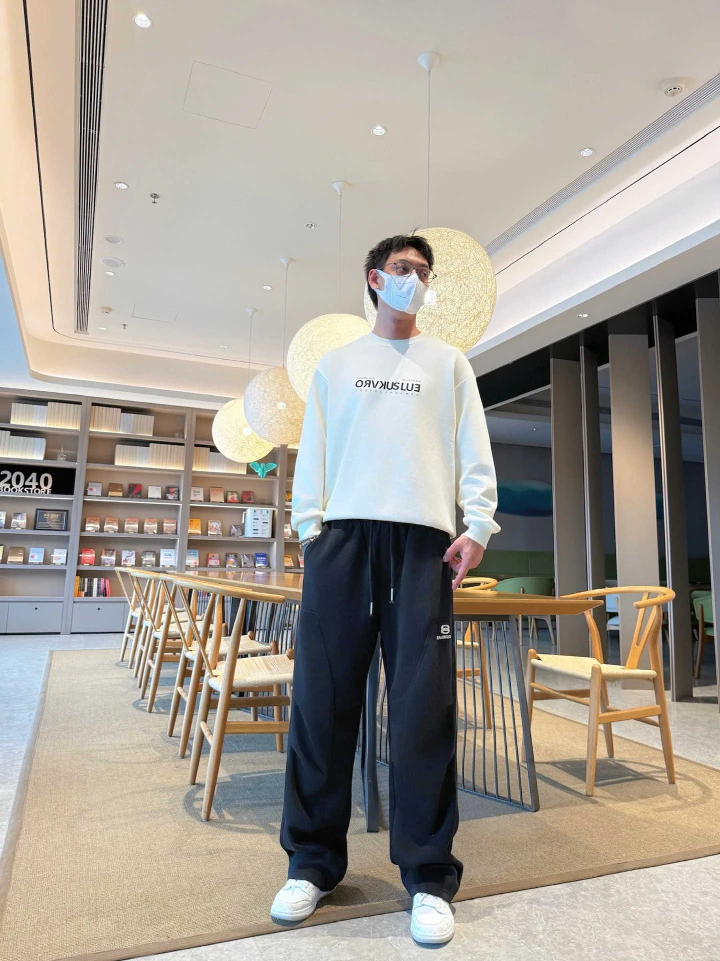 Men's Trousers BALENCIAGA 18345827