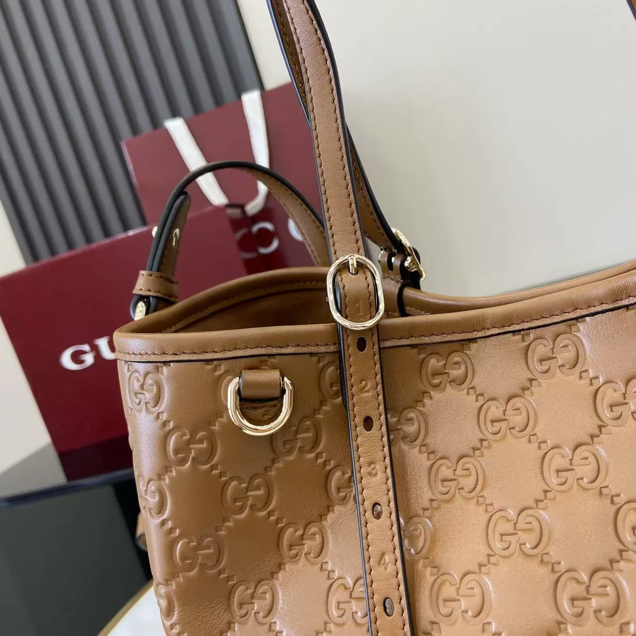 Women's Classic Handbags GUCCI 18404546