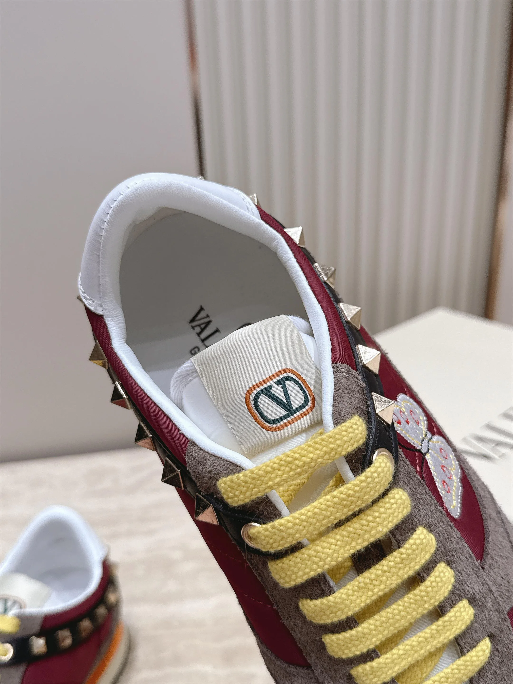 Women's Sneakers VALENTINO 17876589