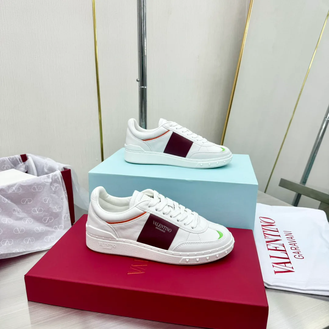 Women's Sneakers VALENTINO 17955031