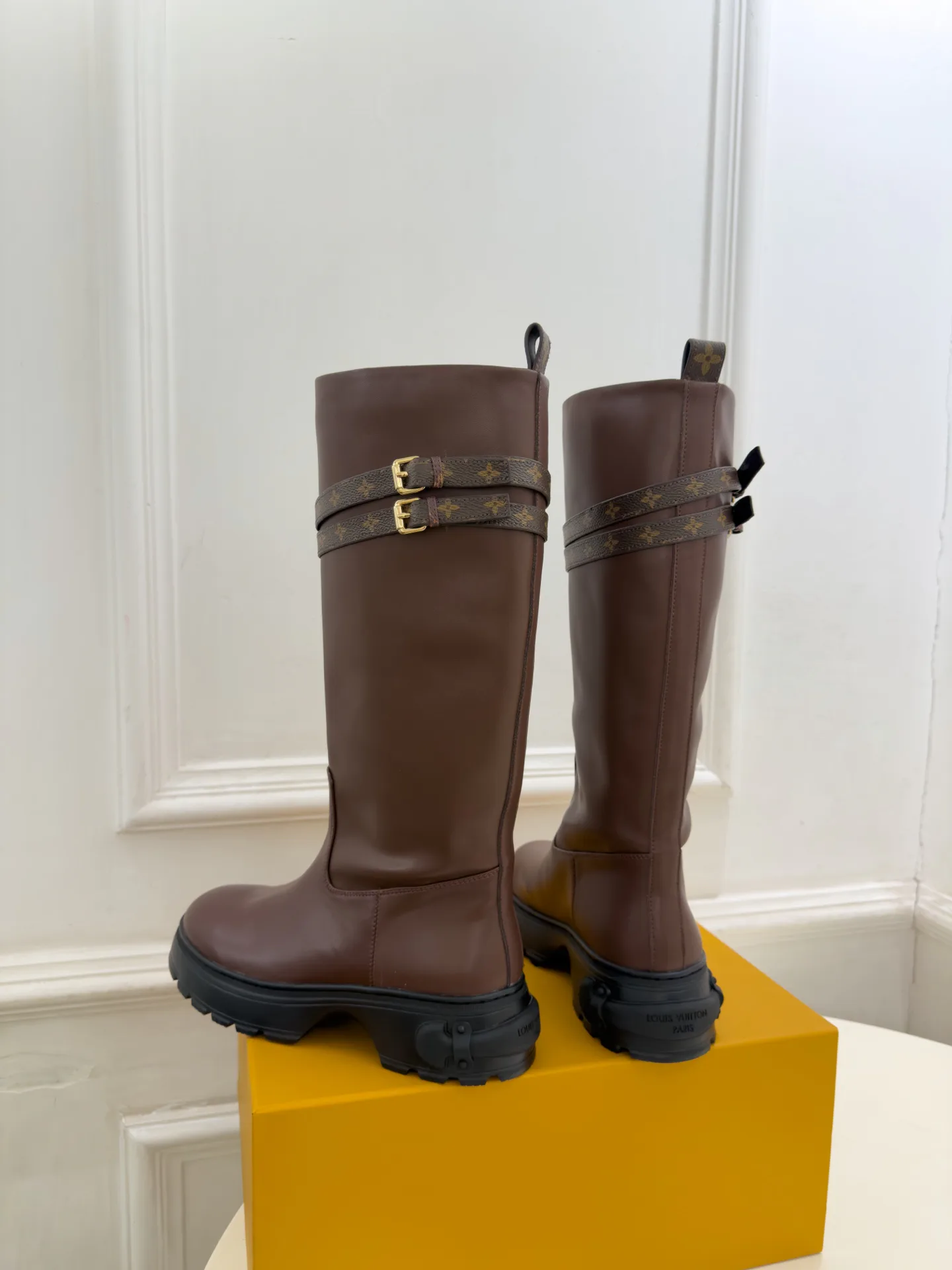 Women's Boots LOUIS VUITTON 18370298
