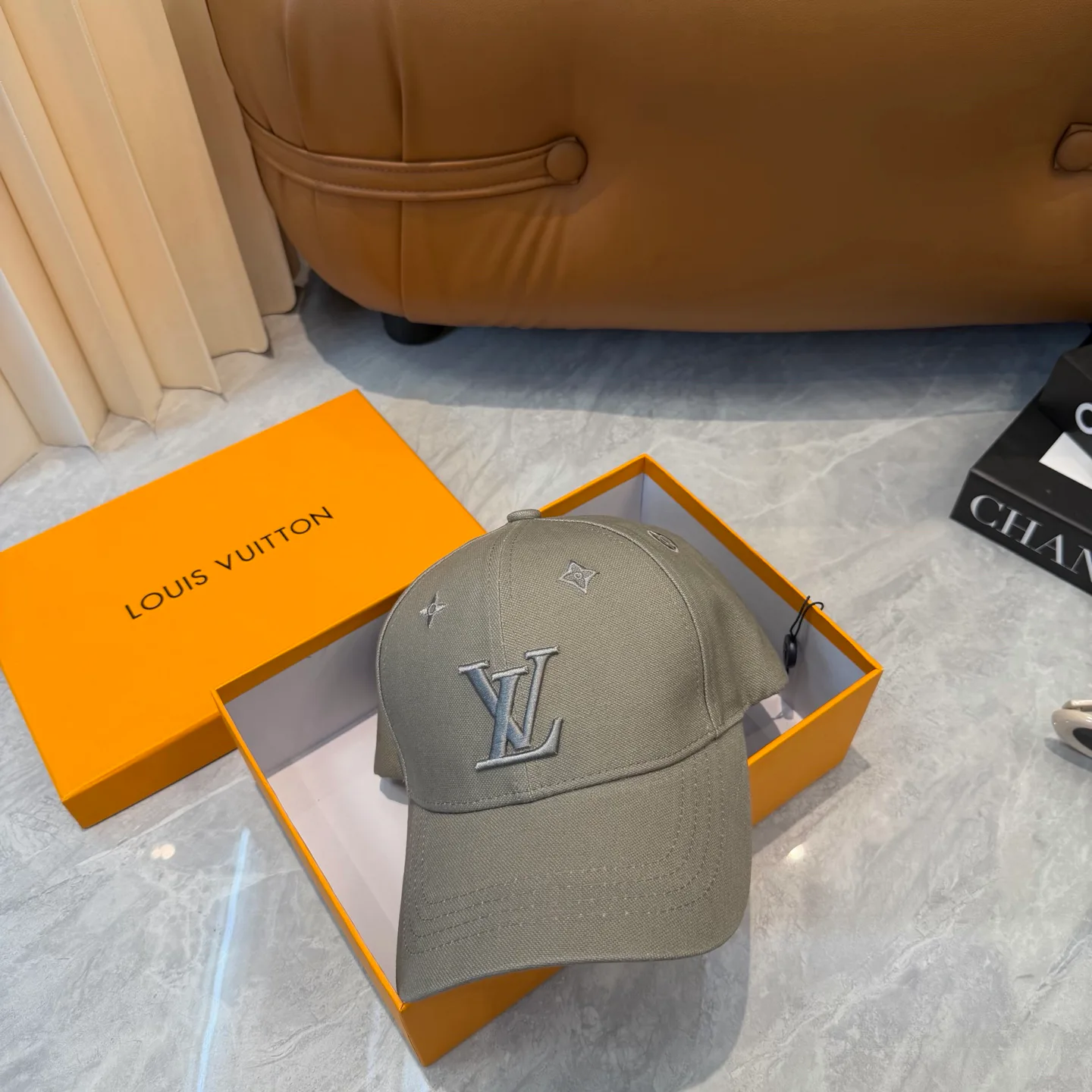 Hats LOUIS VUITTON 17467590