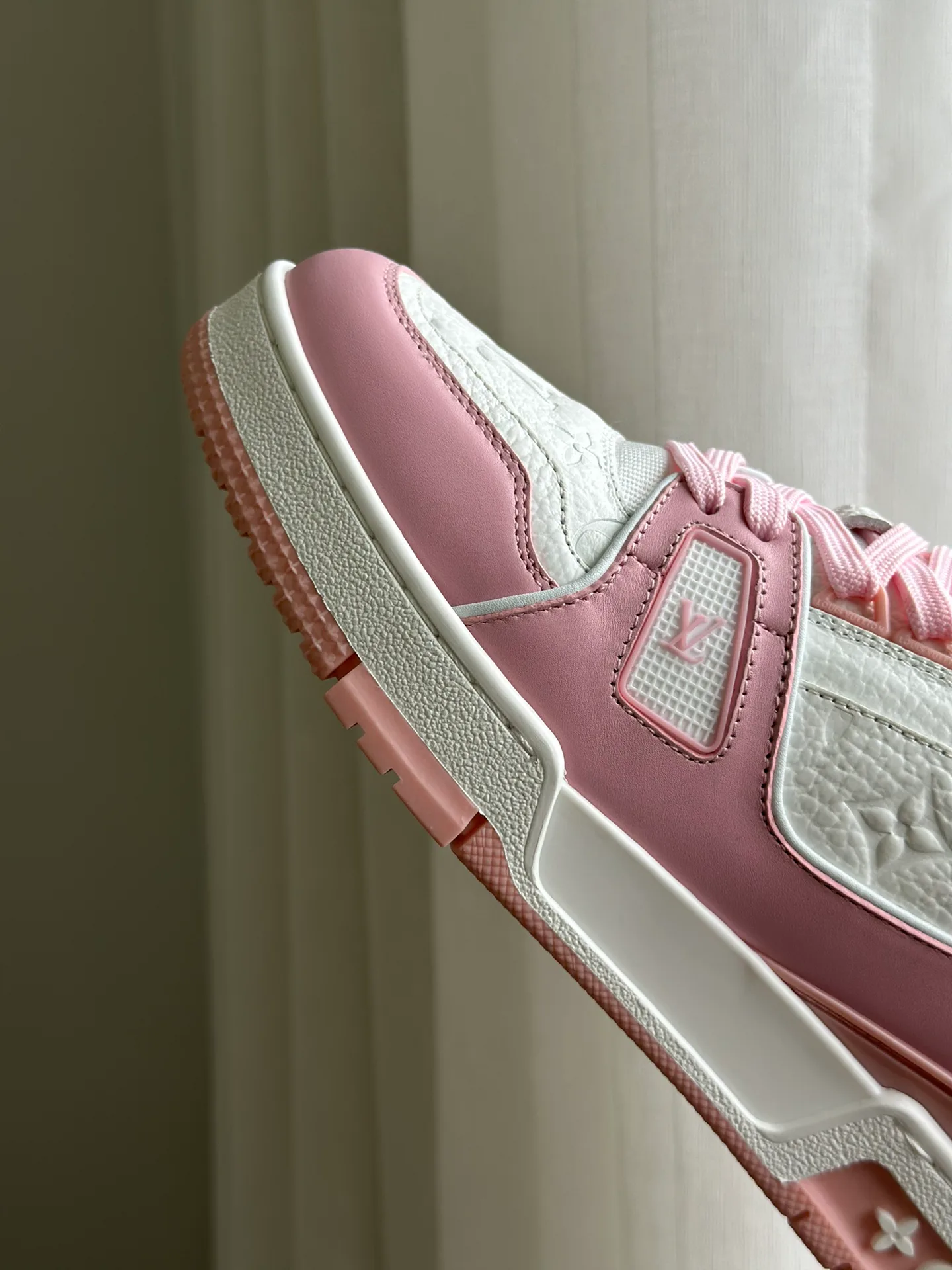 Women's Sneakers LOUIS VUITTON 18014118