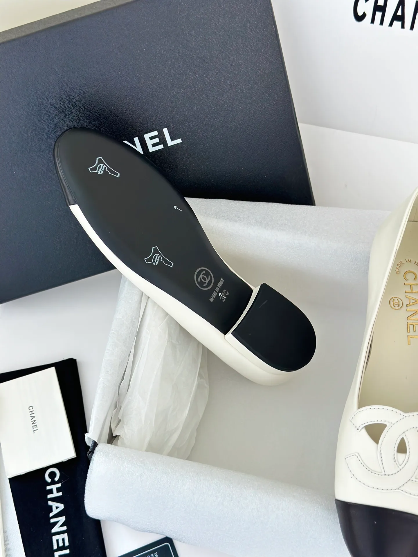 Women's Ballet Flats CHANEL 18143031