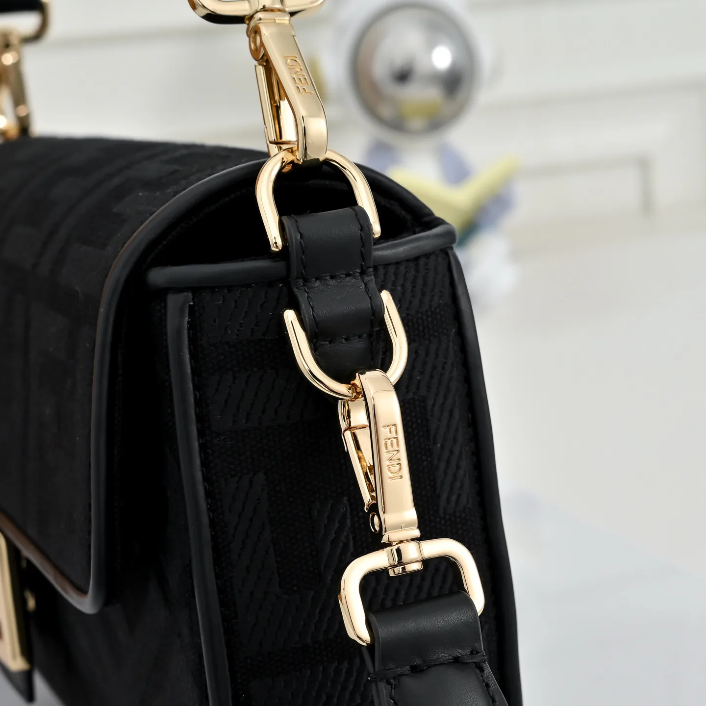 Women's Classic Handbags FENDI 18004259