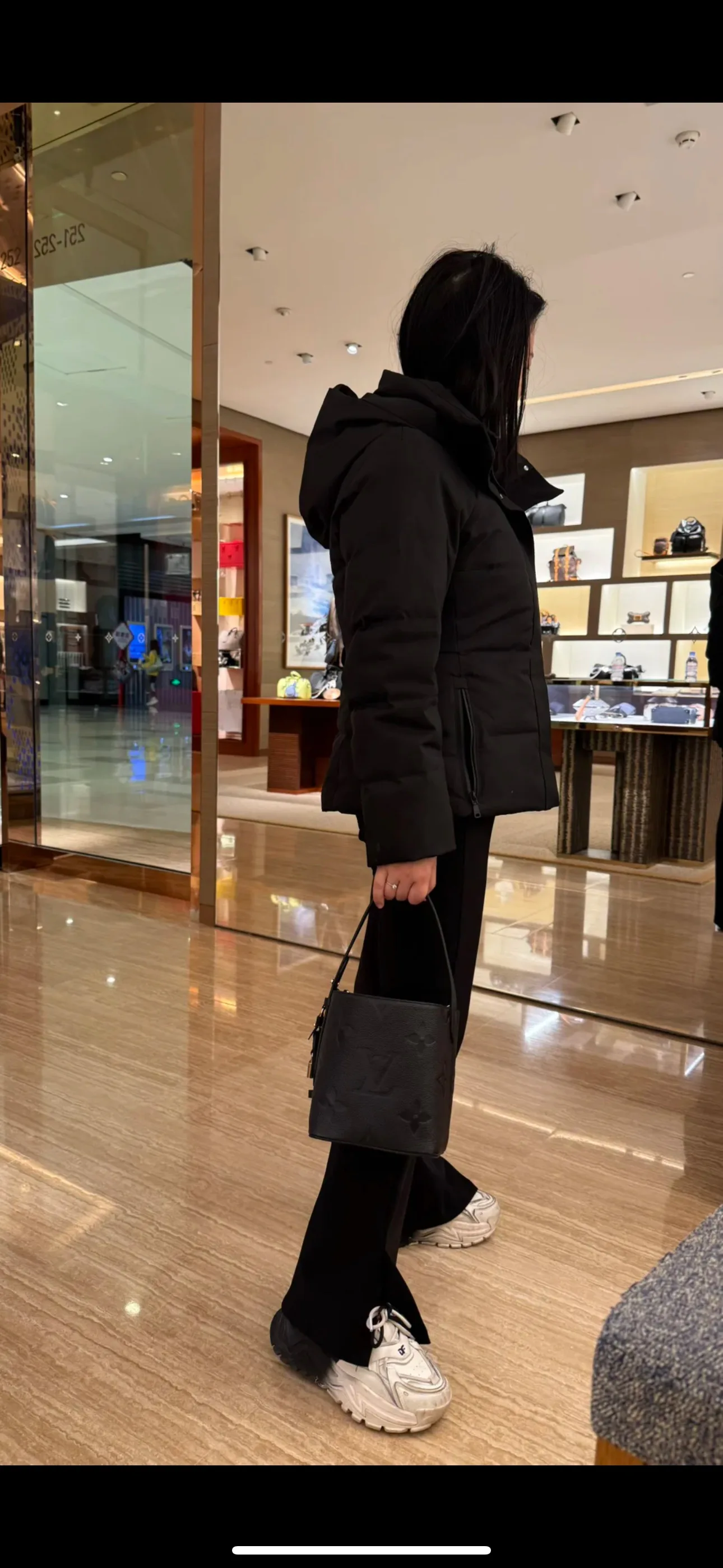 Women's Classic Handbags LOUIS VUITTON 18376541