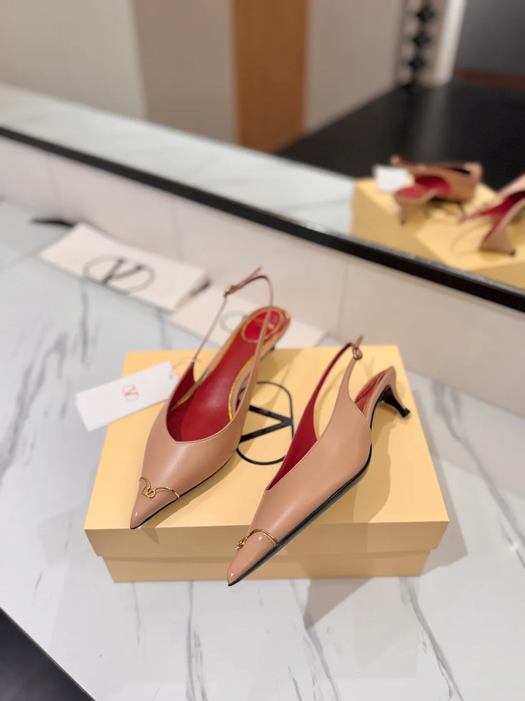 Women's Open-Toe Sandals VALENTINO 18134943
