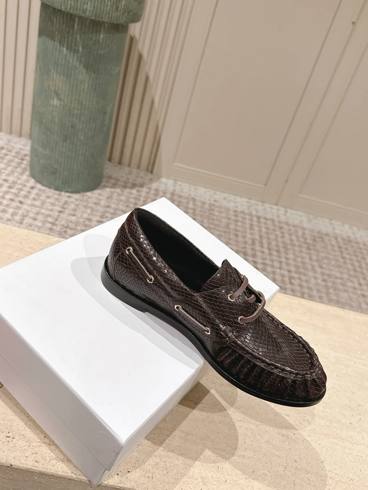 Women's Loafers And Moccasins SAINT LAURENT 18092252