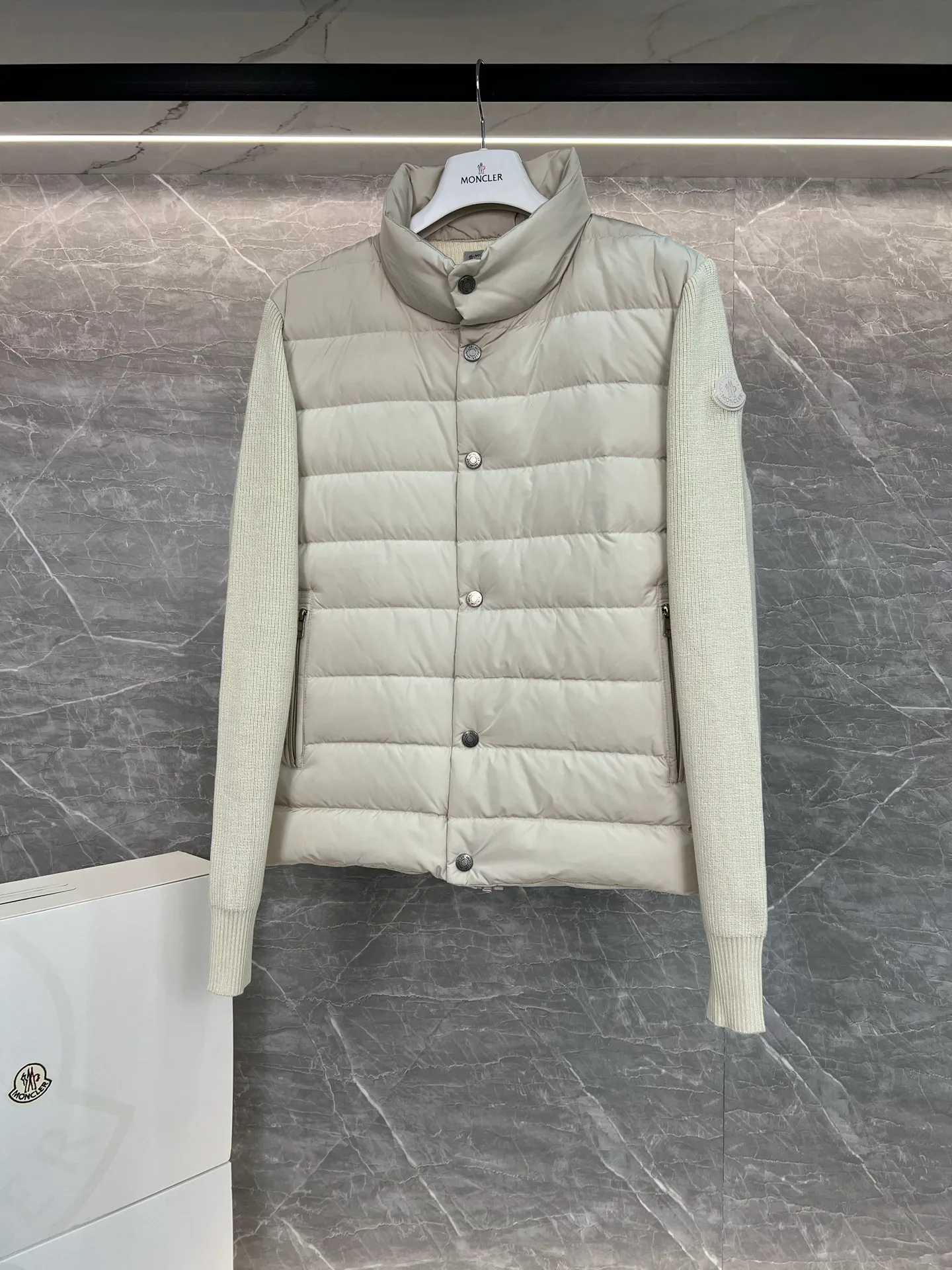 Куртки И Пуховики Мужские Moncler 18599837