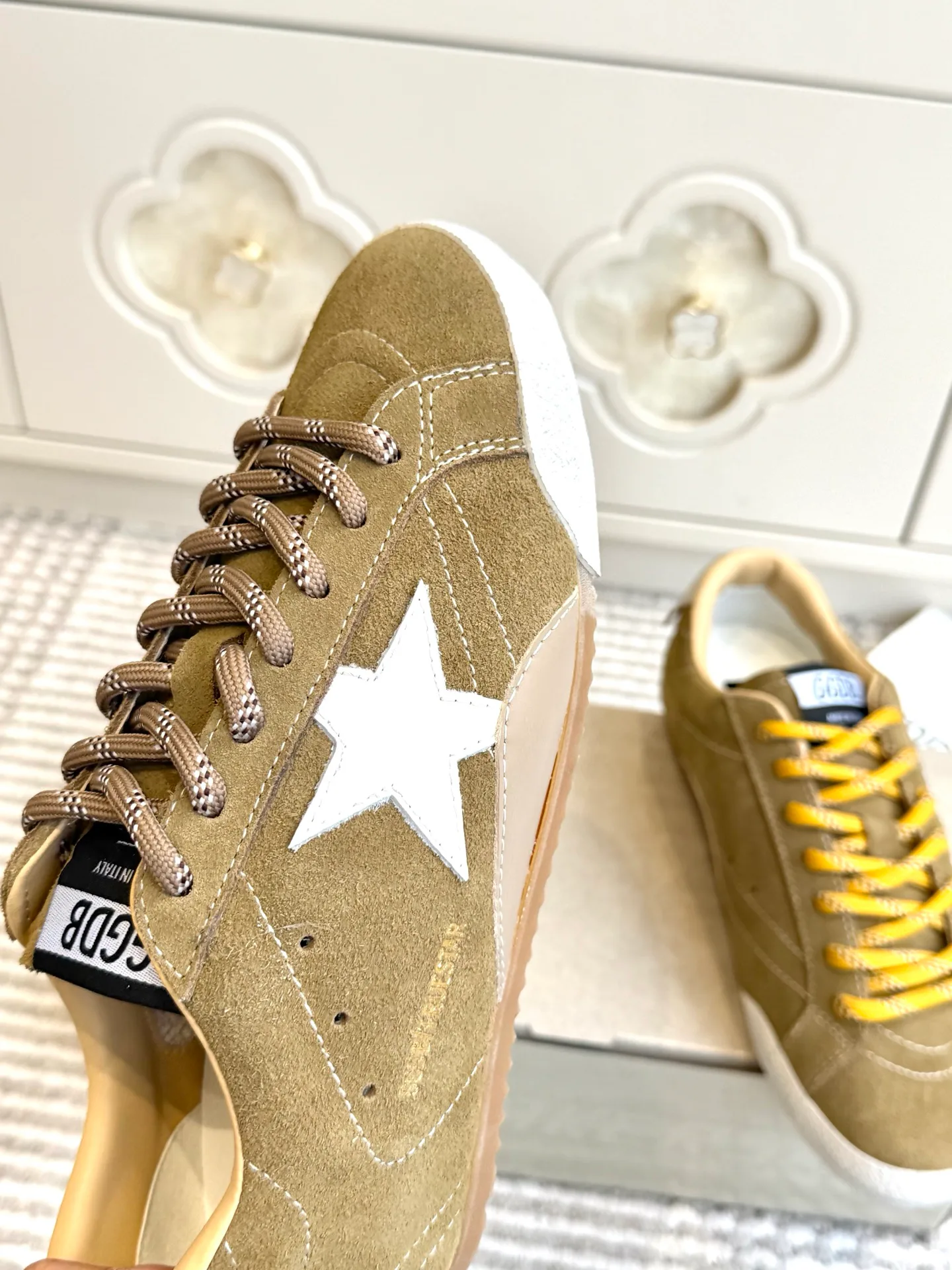 Women's Sneakers GOLDEN GOOSE 18360512