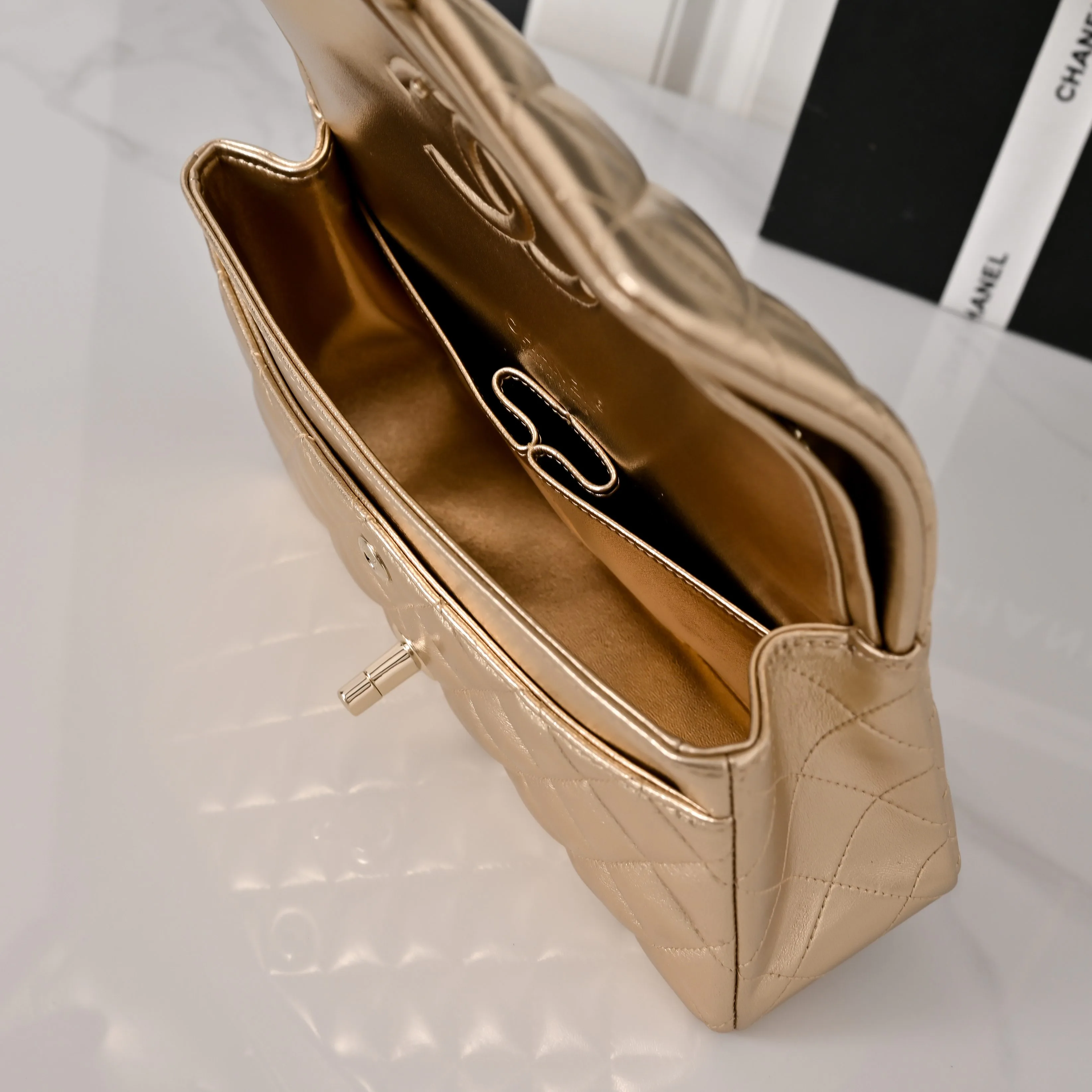 Women's Classic Handbags CHANEL 18307547