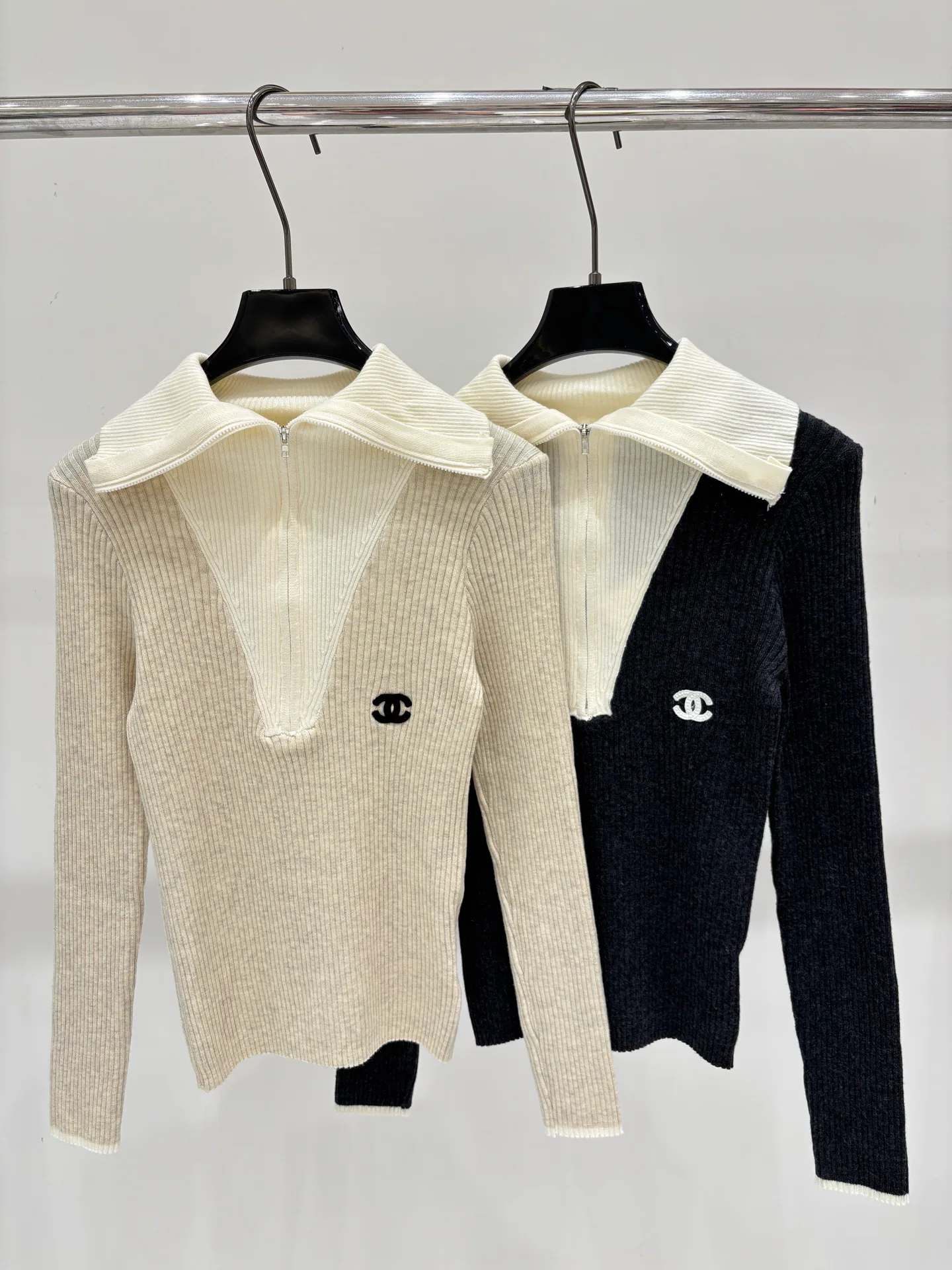 Women's Jumpers And Sweaters CHANEL 18032687