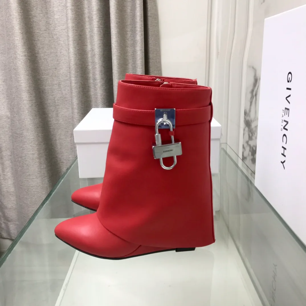Women's Booties GIVENCHY 18294532