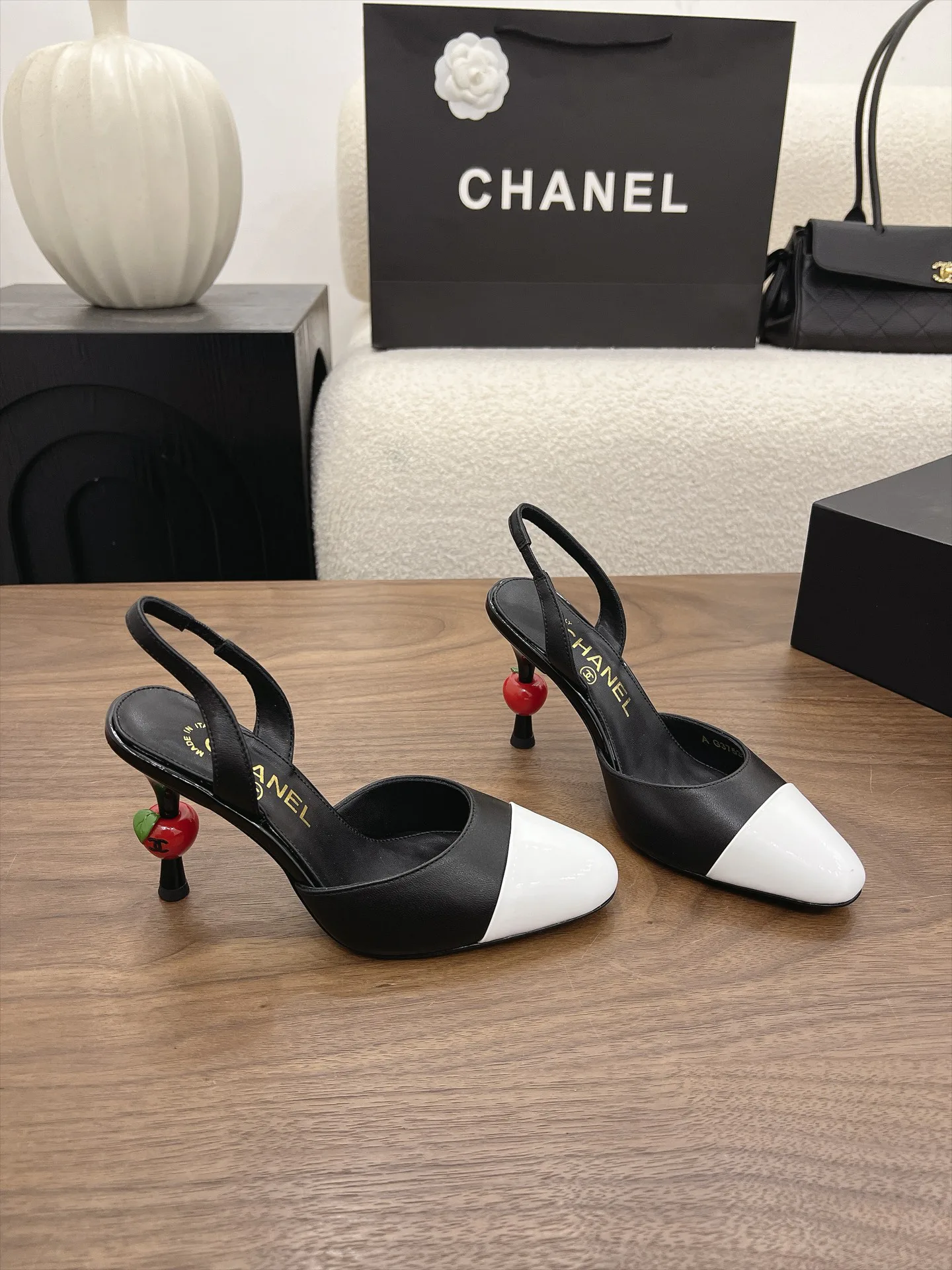 Women's Heels CHANEL 17815436