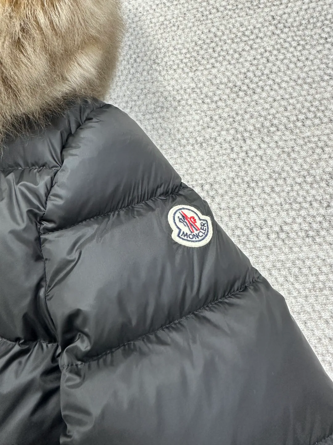 Women's Jackets And Down Jackets MONCLER 18538722