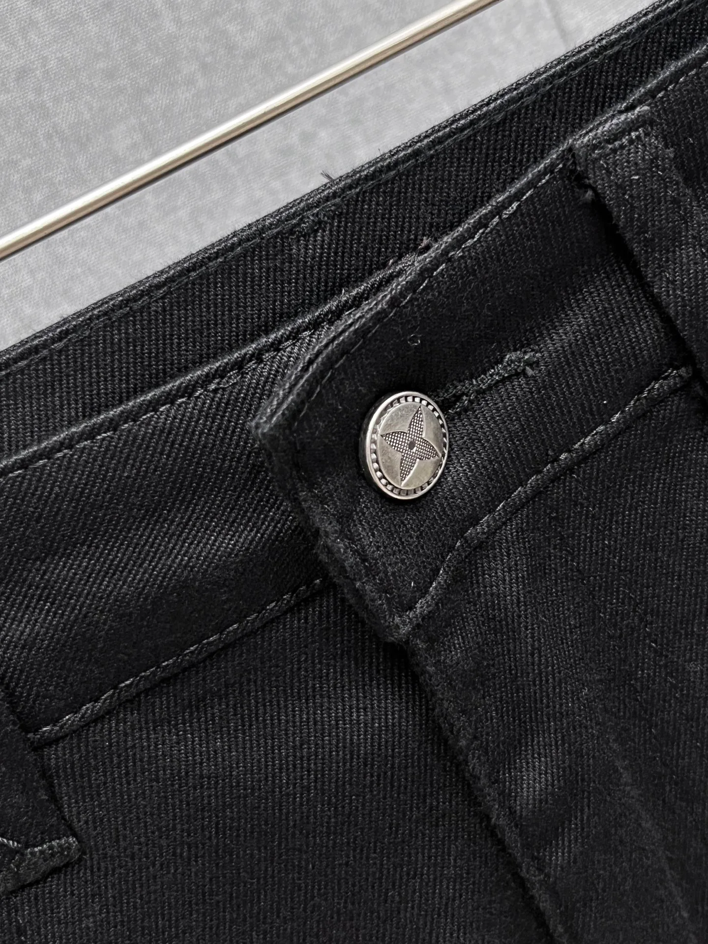Men's Jeans LOUIS VUITTON 18097889