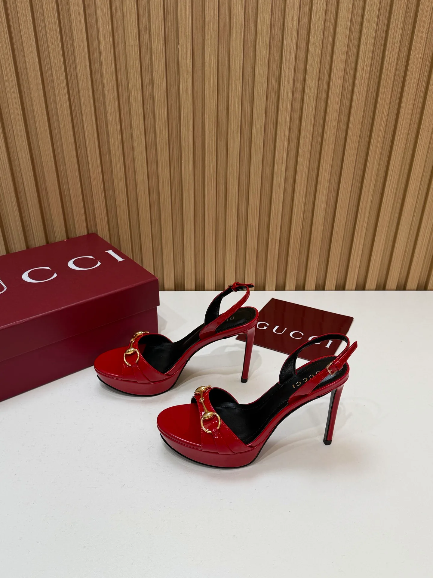 Women's Open-Toe Sandals GUCCI 18396259
