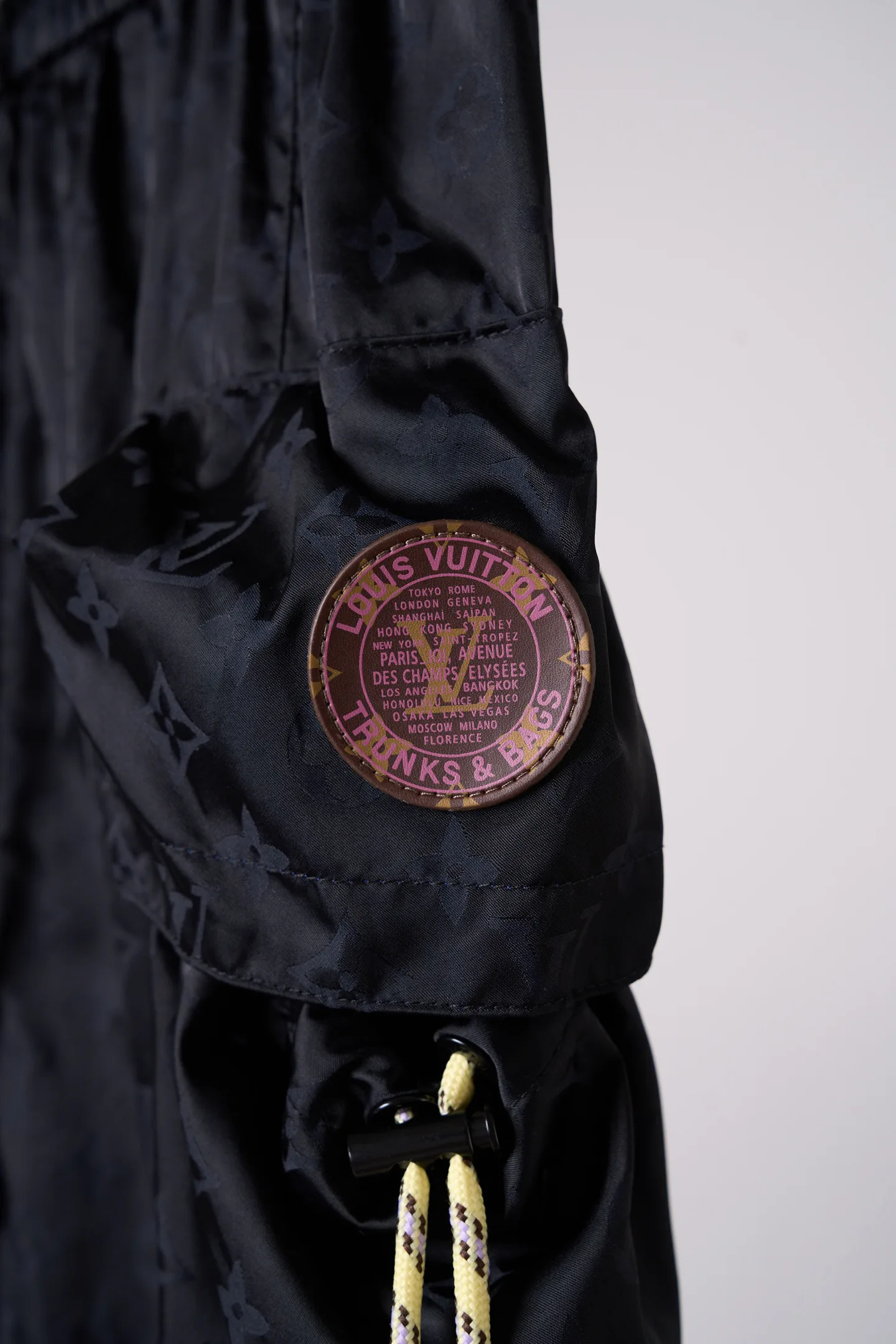 Men's Shorts LOUIS VUITTON 18179054