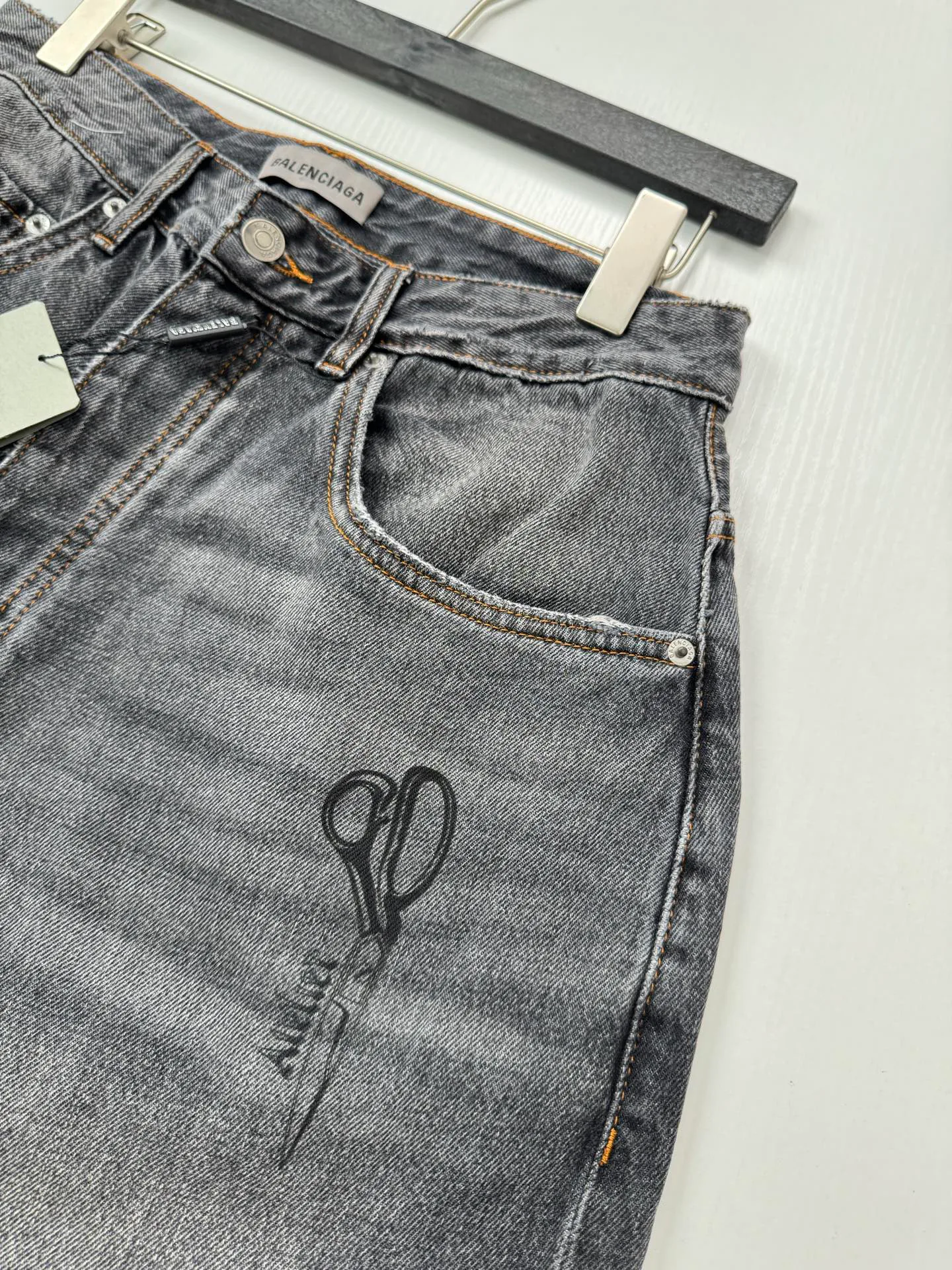 Men's Jeans BALENCIAGA 17585908
