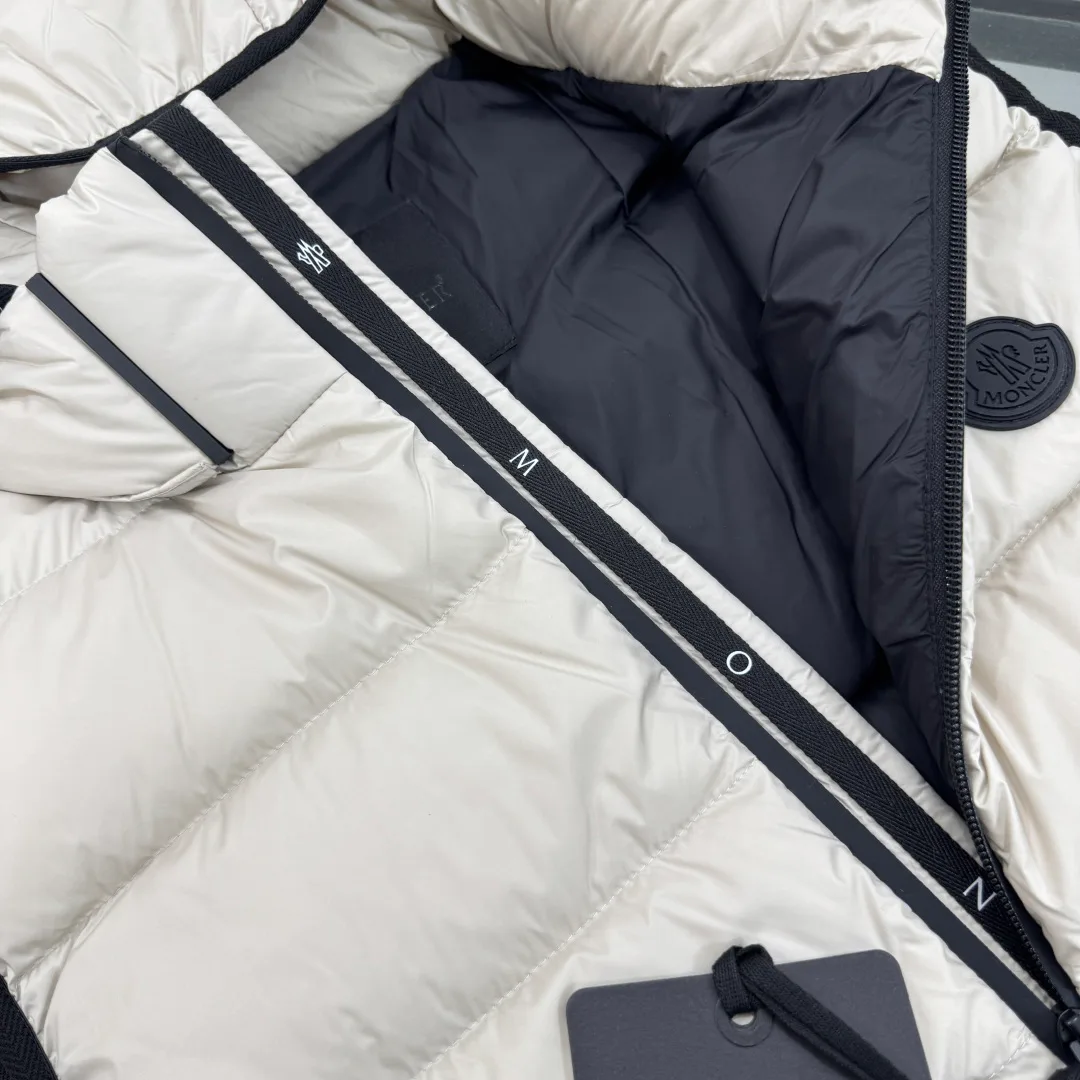 Women's Vests MONCLER 18001990