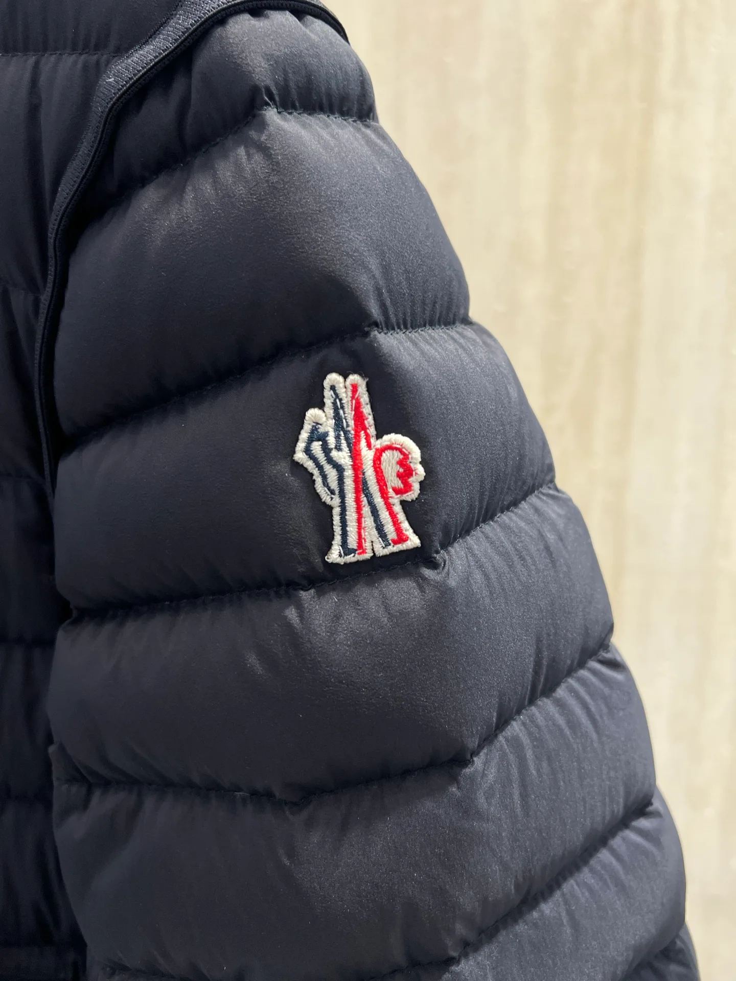 Men's Jackets And Down Jackets MONCLER 18231664