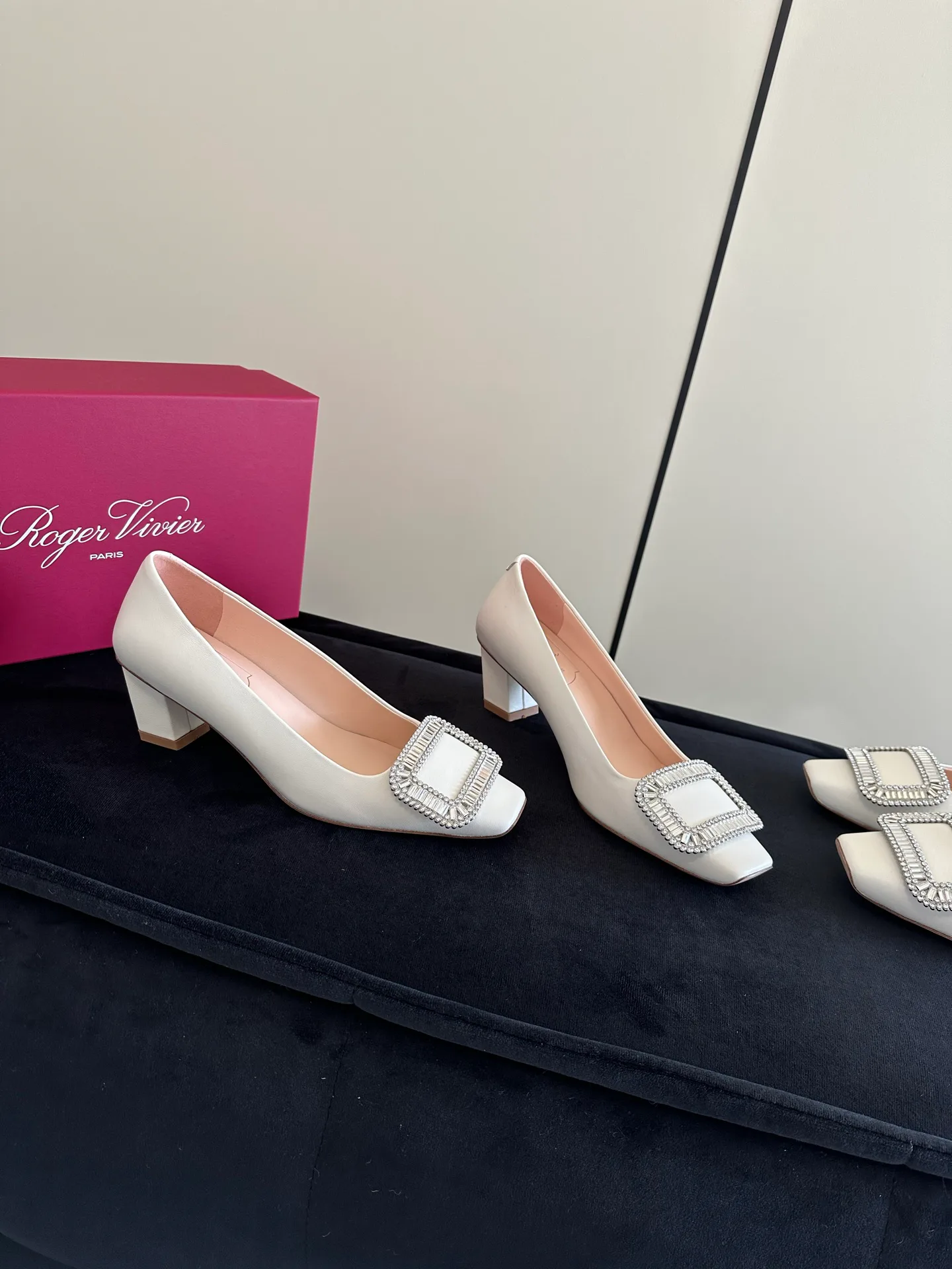 Women's Heels ROGER VIVIER 17624507