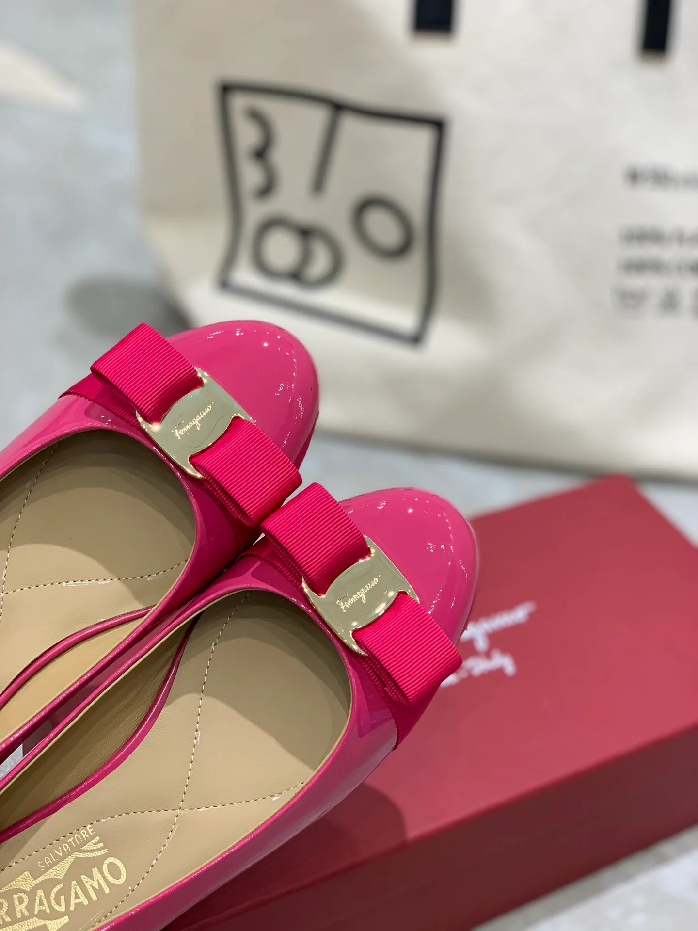 Women's Ballet Flats SALVATORE FERRAGAMO 18340646