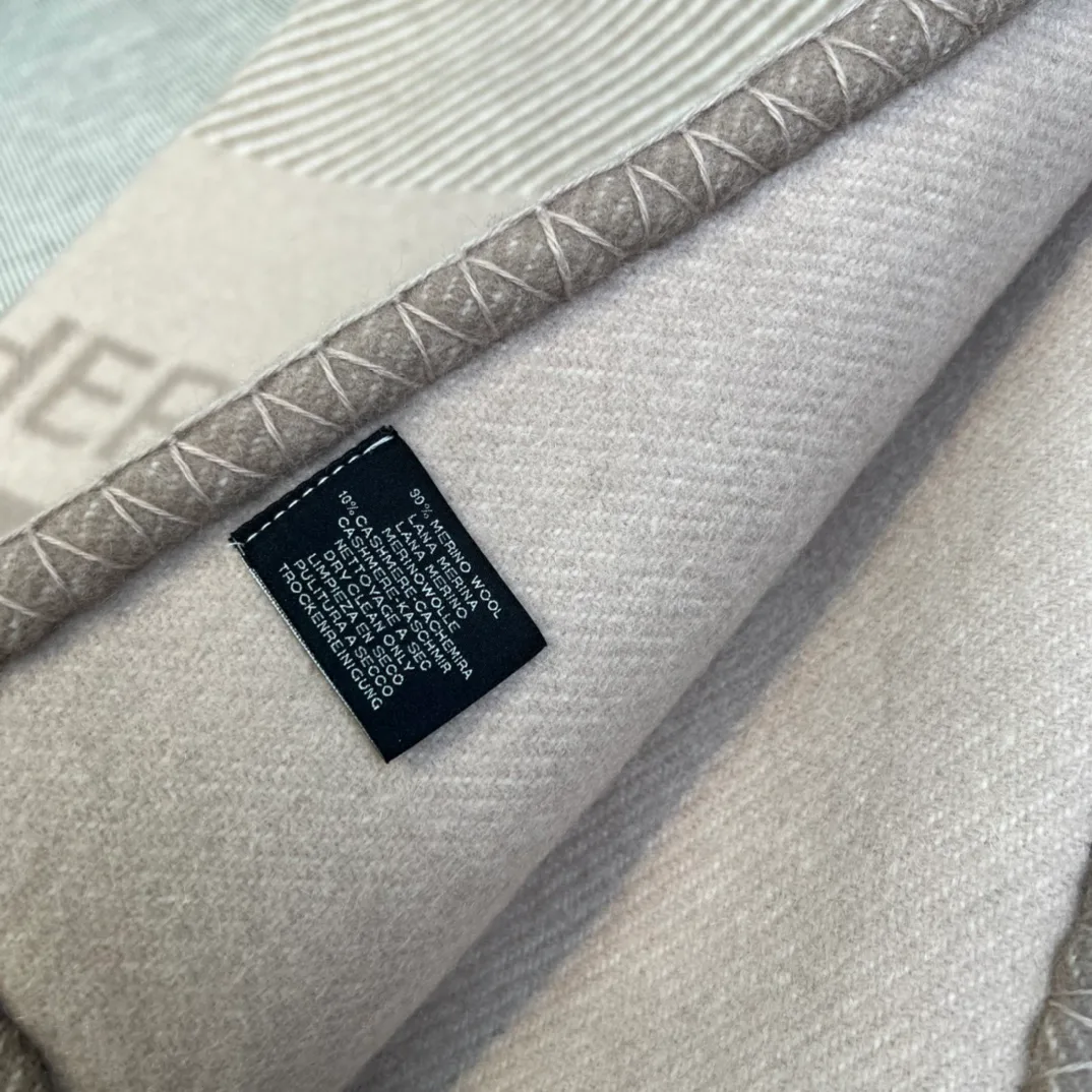 Textiles HERMES 17992443