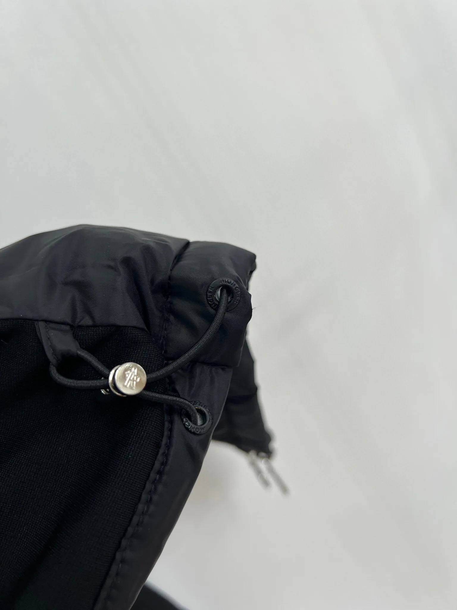 Women's Jackets And Down Jackets MONCLER 18416232