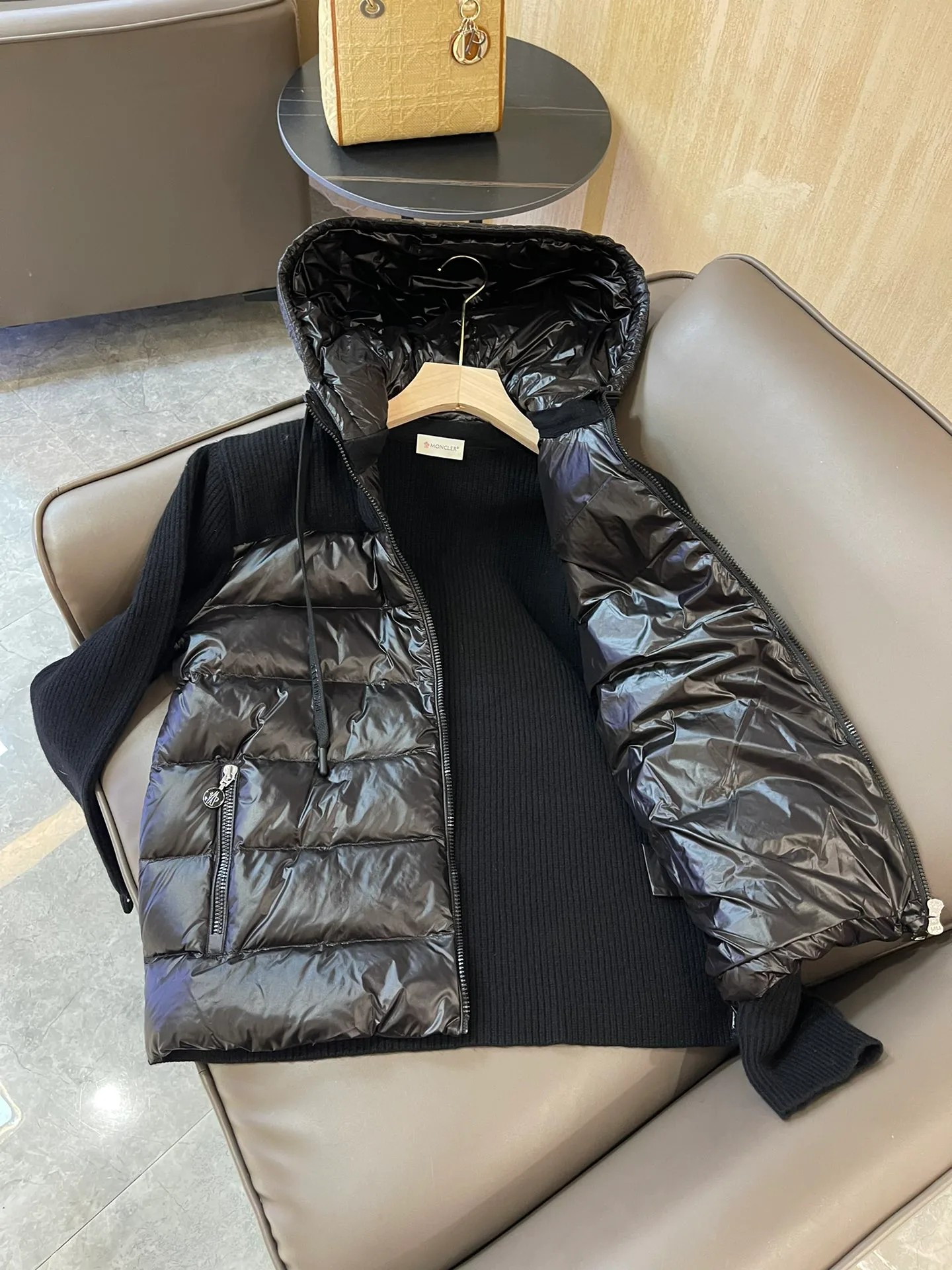 Women's Jackets And Down Jackets MONCLER 17886537
