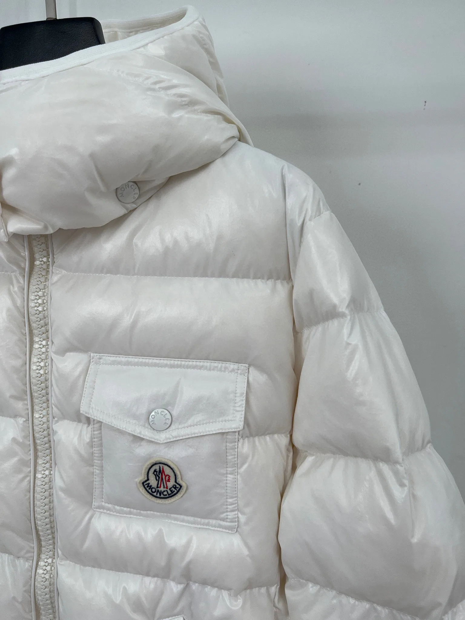 Women's Jackets And Down Jackets MONCLER 18416215