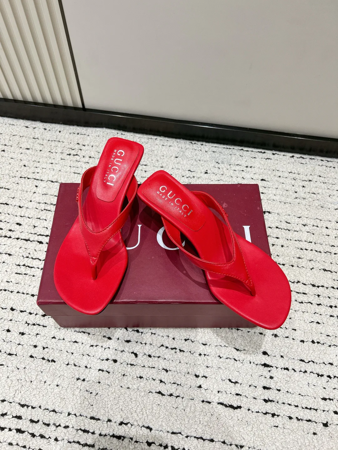 Women's Flip-Flops GUCCI 17637845