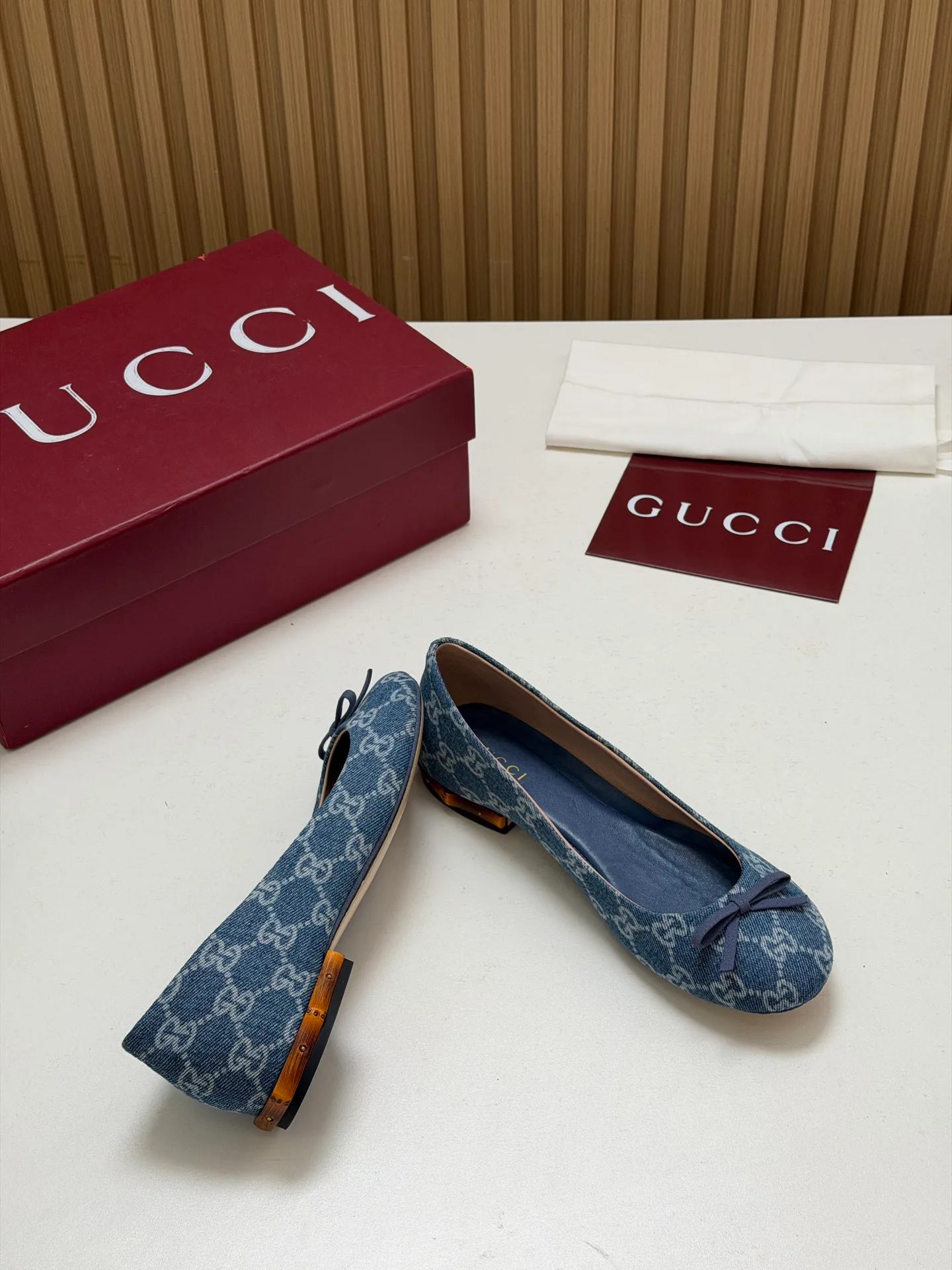 Women's Ballet Flats GUCCI 18396256