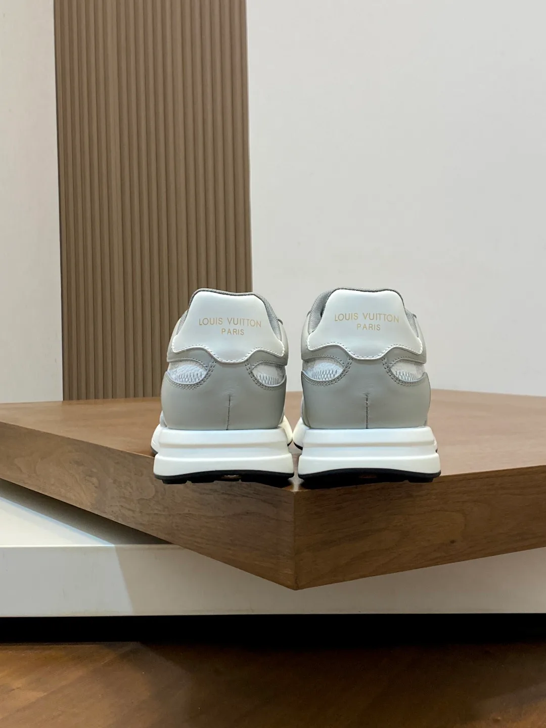 Men's Sneakers LOUIS VUITTON 18274584