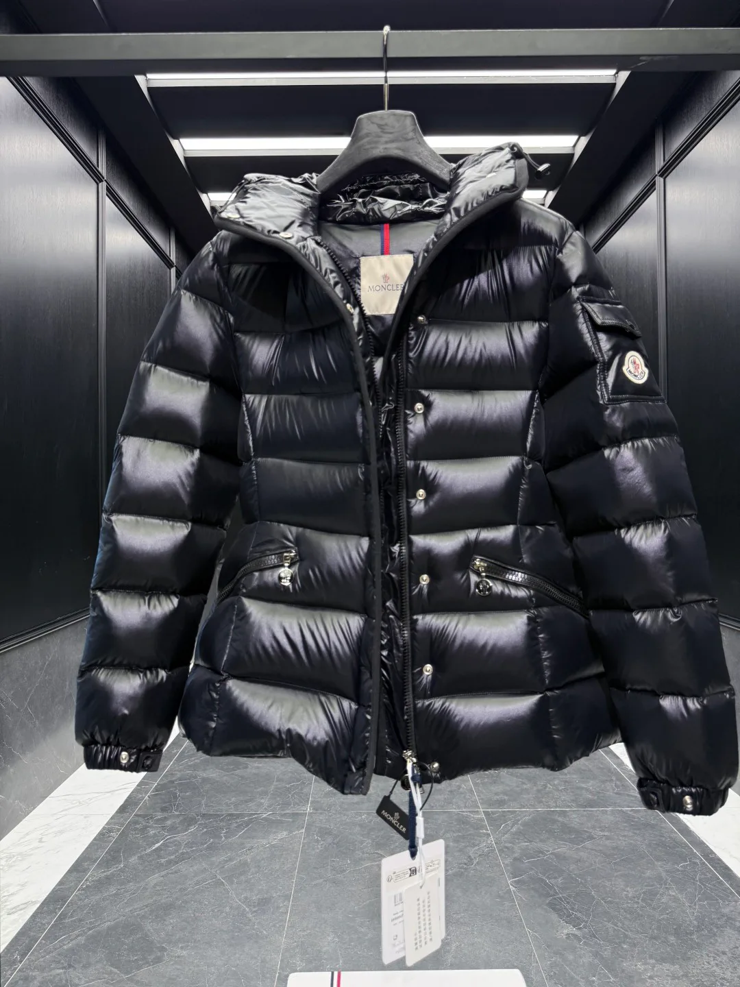 Men's Jackets And Down Jackets MONCLER 18492194
