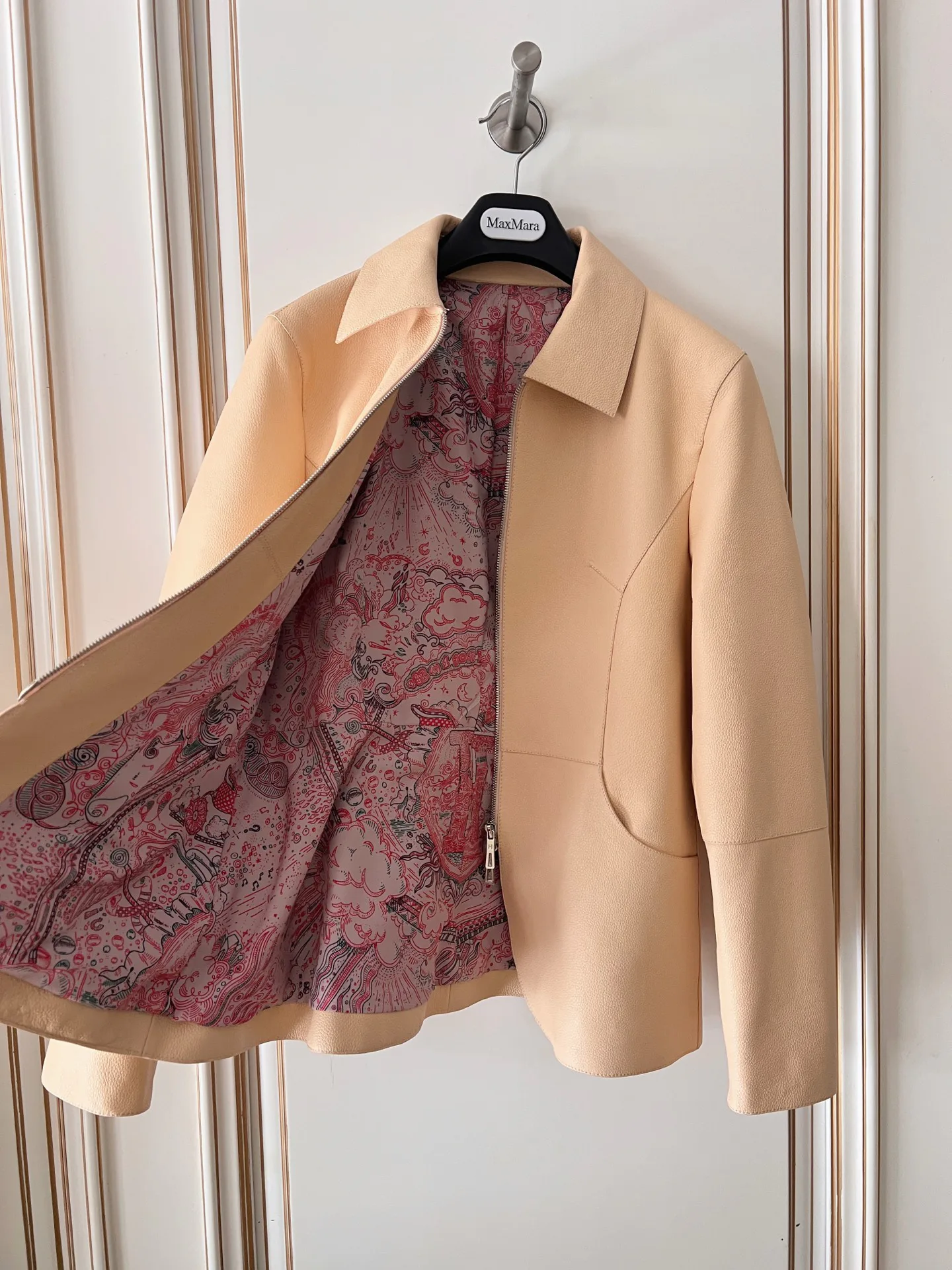 Women's Leather Jackets And Sheepskin Coats HERMES 18090819