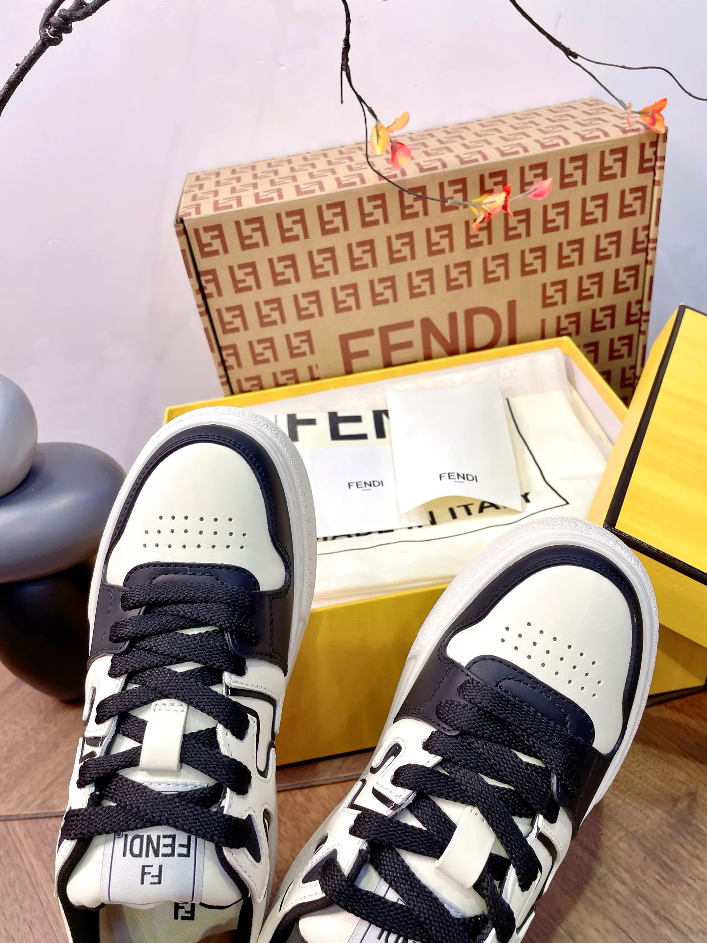 Women's Sneakers FENDI 17957335
