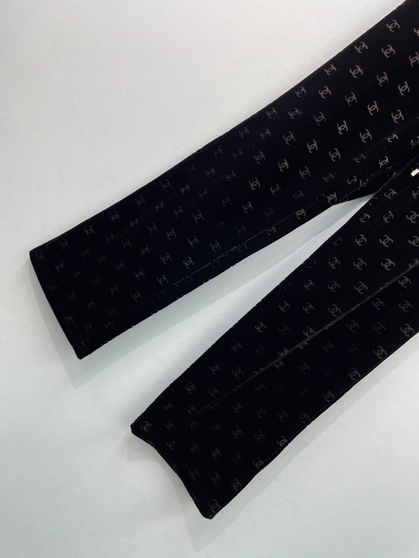 Women's Trousers CHANEL 18308609