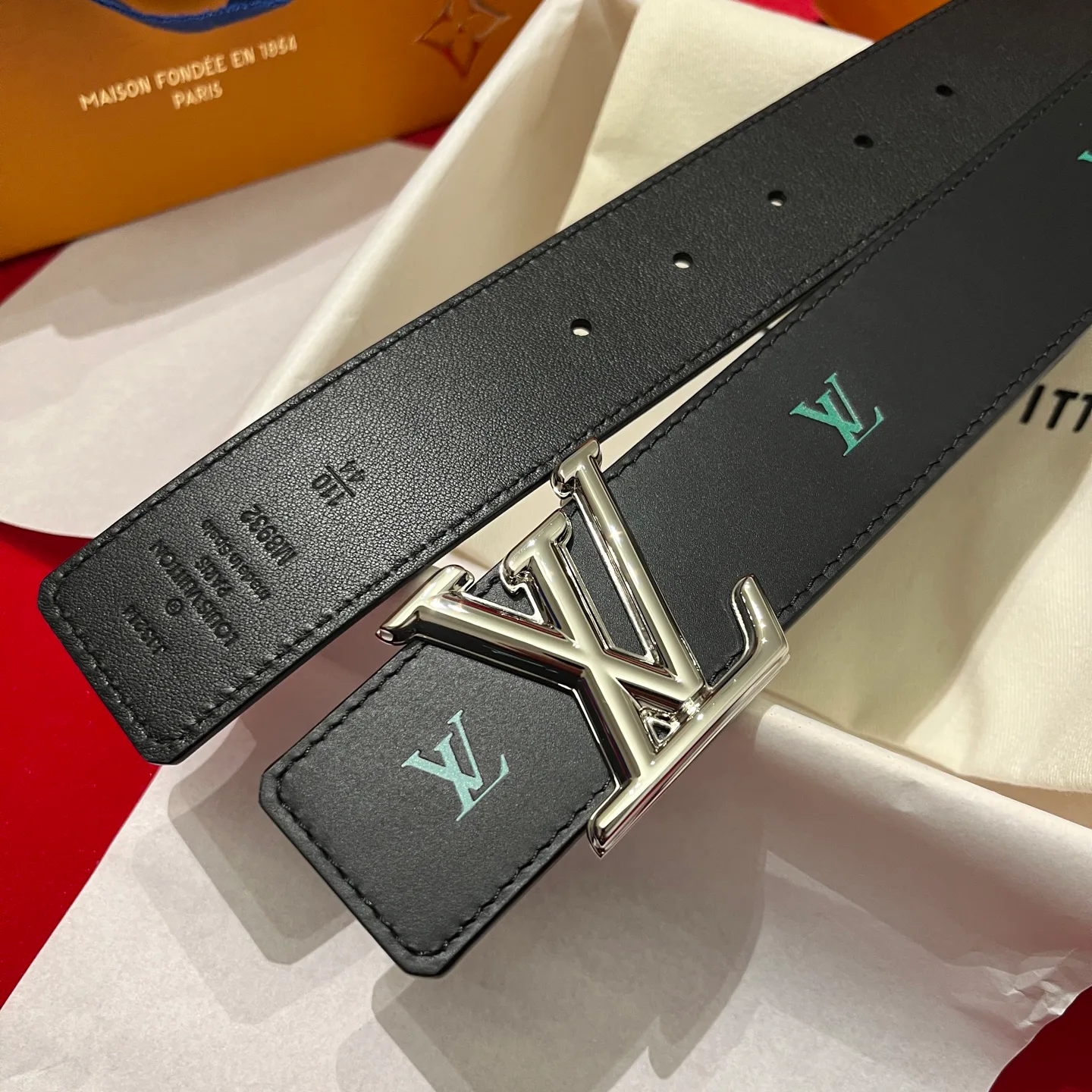 Belts LOUIS VUITTON 17645337