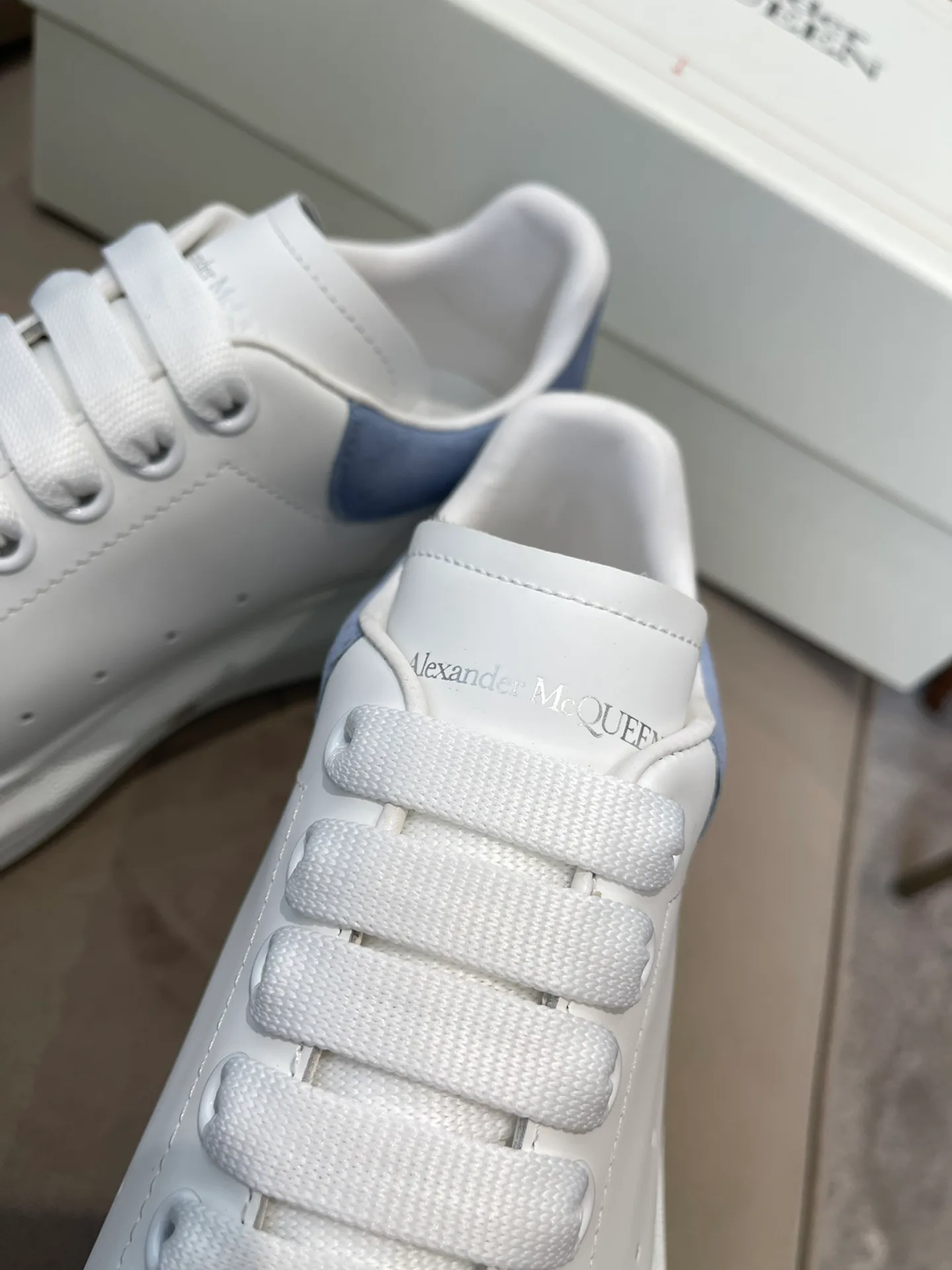 Women's Sneakers ALEXANDER MCQUEEN 18373670