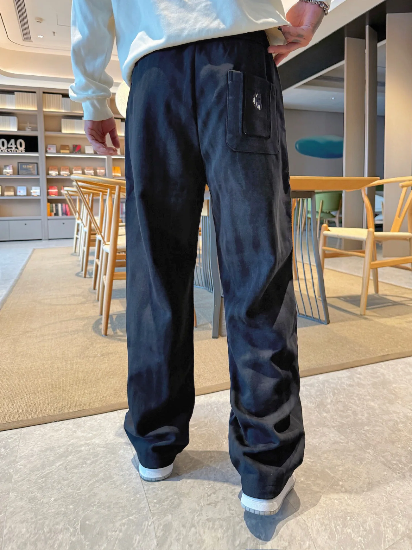 Men's Trousers BALENCIAGA 18345806