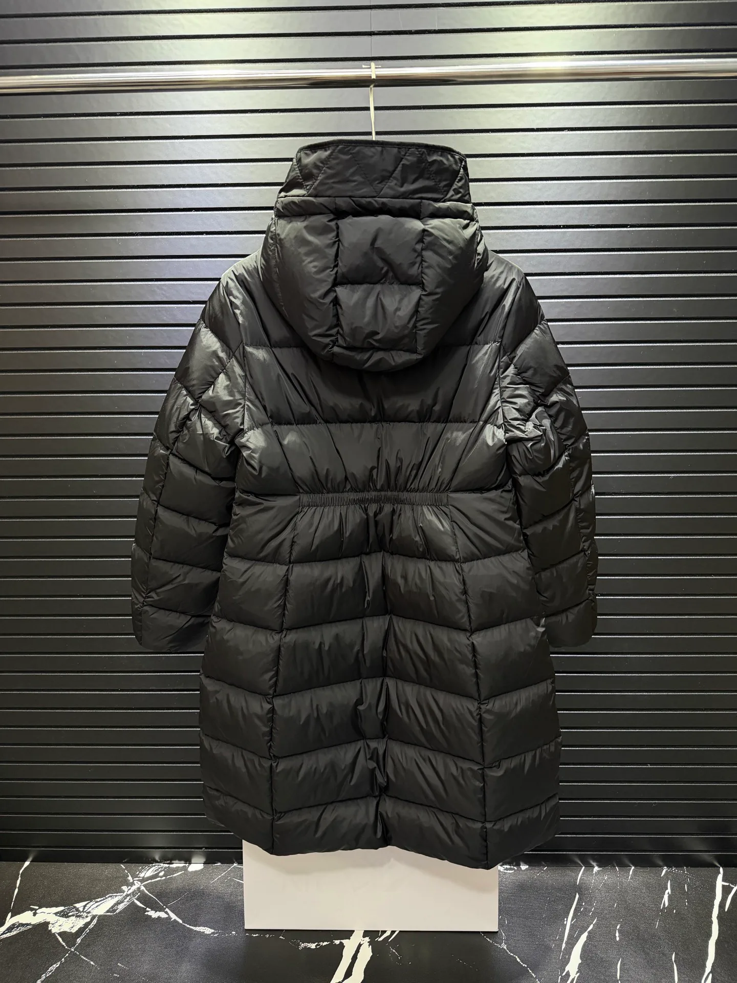 Women's Jackets And Down Jackets MONCLER 18188643